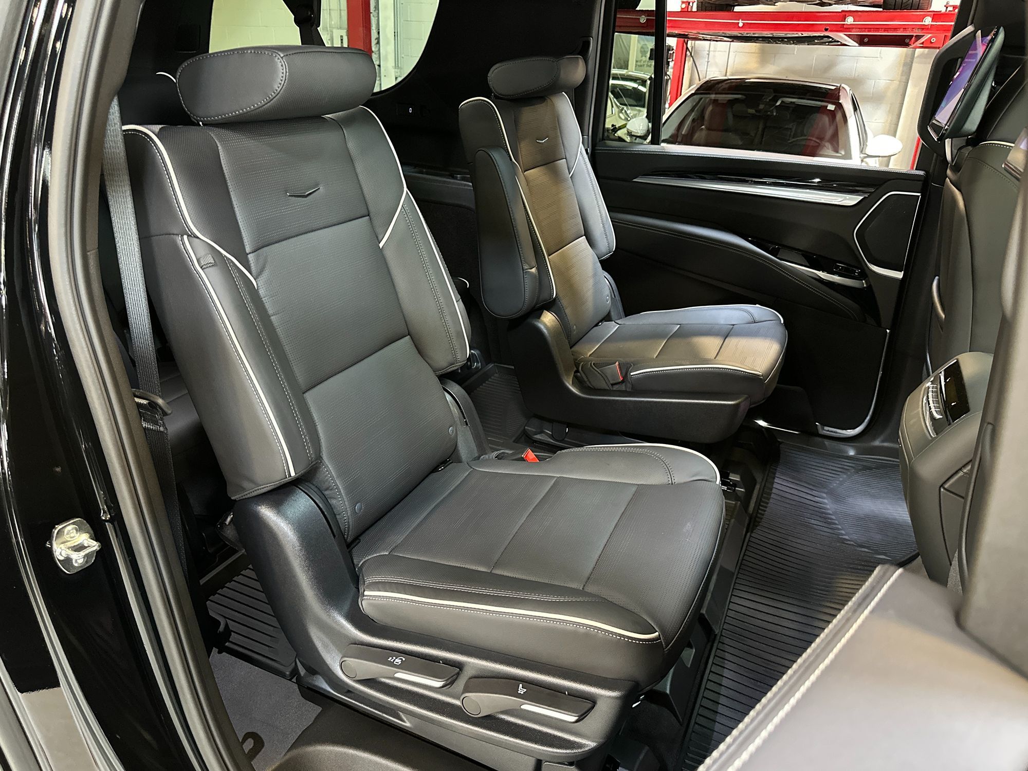 2025 Cadillac Escalade ESV Sport photo 23