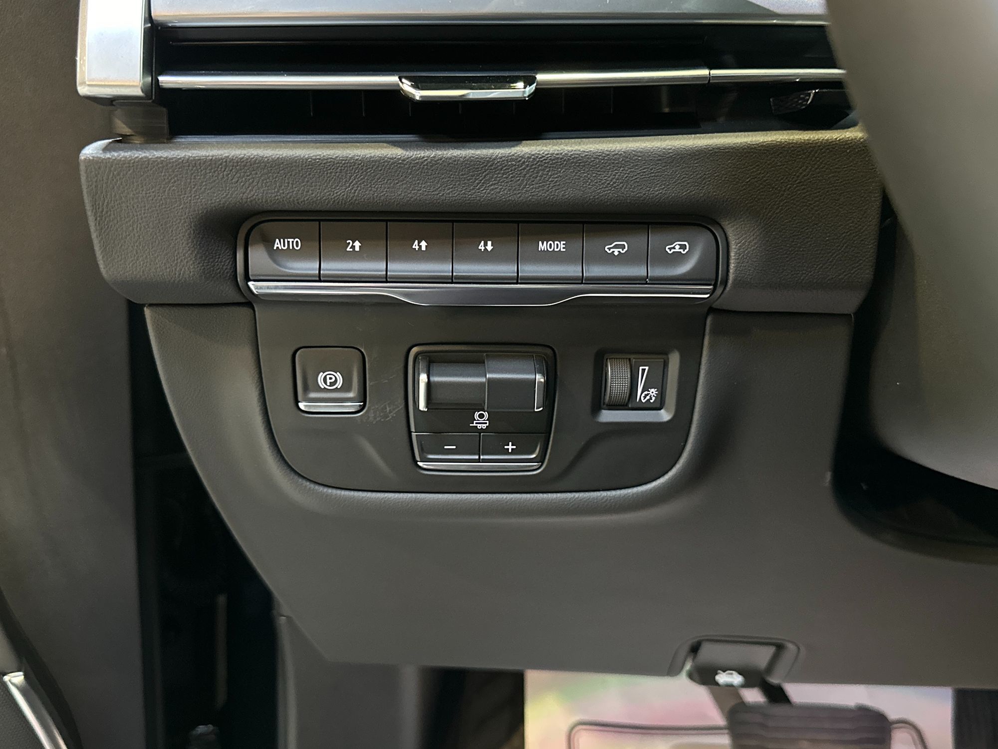 2025 Cadillac Escalade ESV Sport photo 15