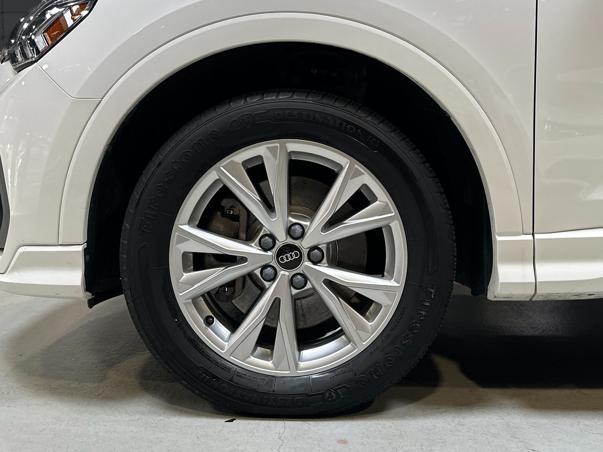 2023 Audi Q3 S line Premium photo 3