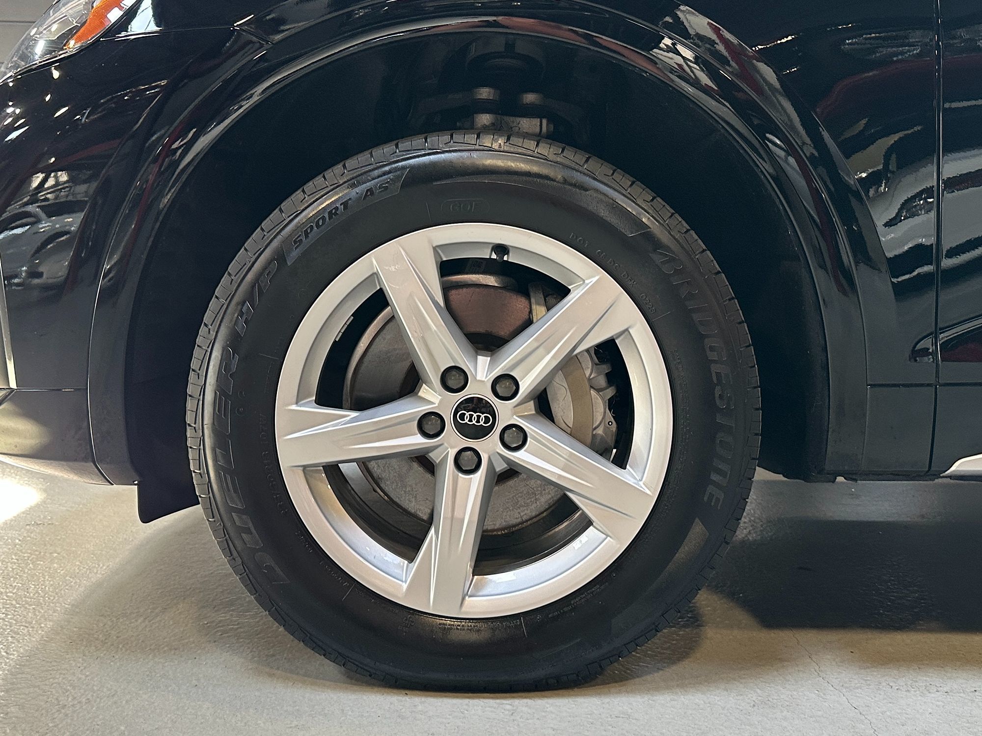 2021 Audi Q5 Premium photo 2