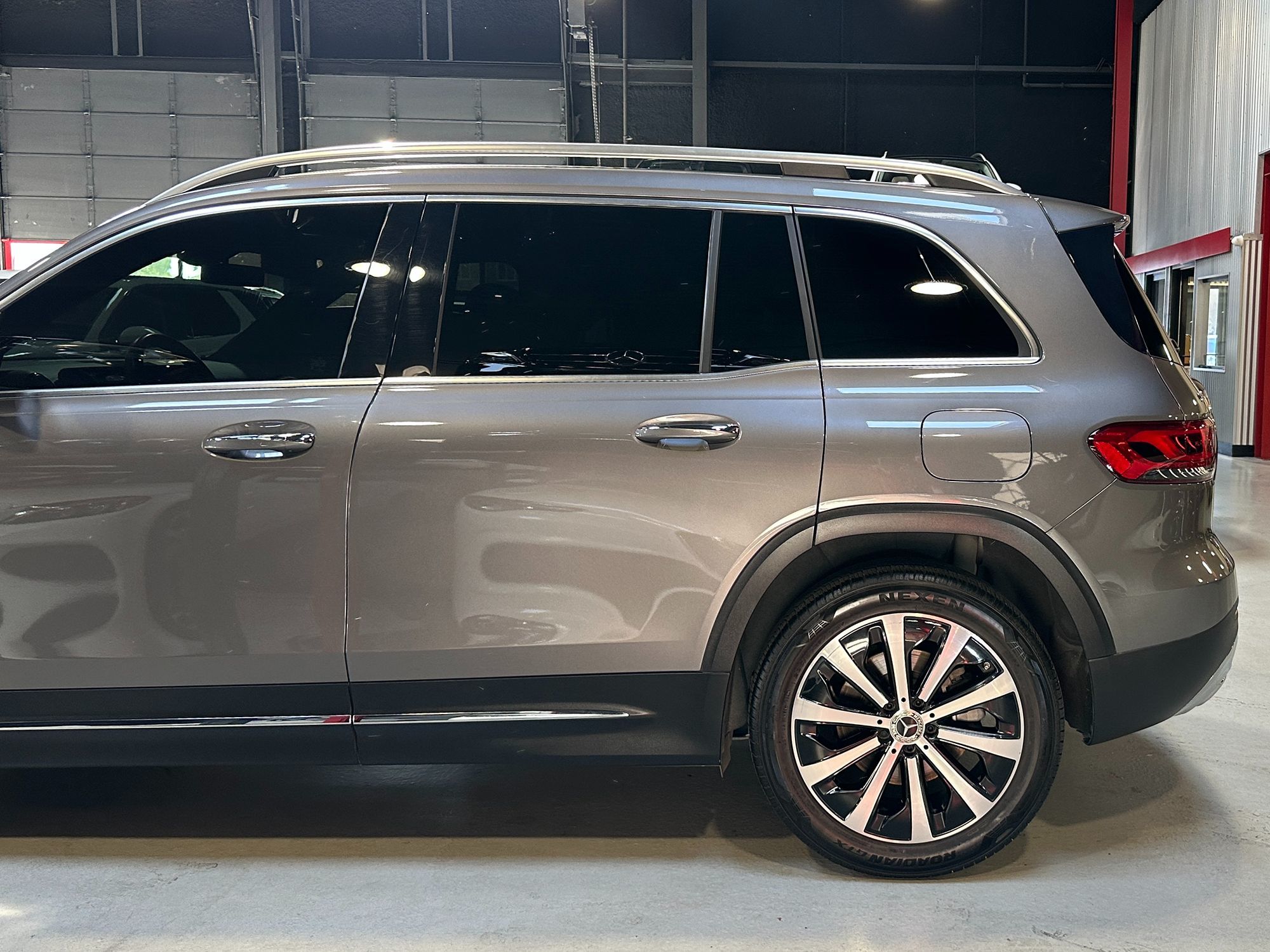 2021 Mercedes Benz GLB 250 4MATIC photo 2