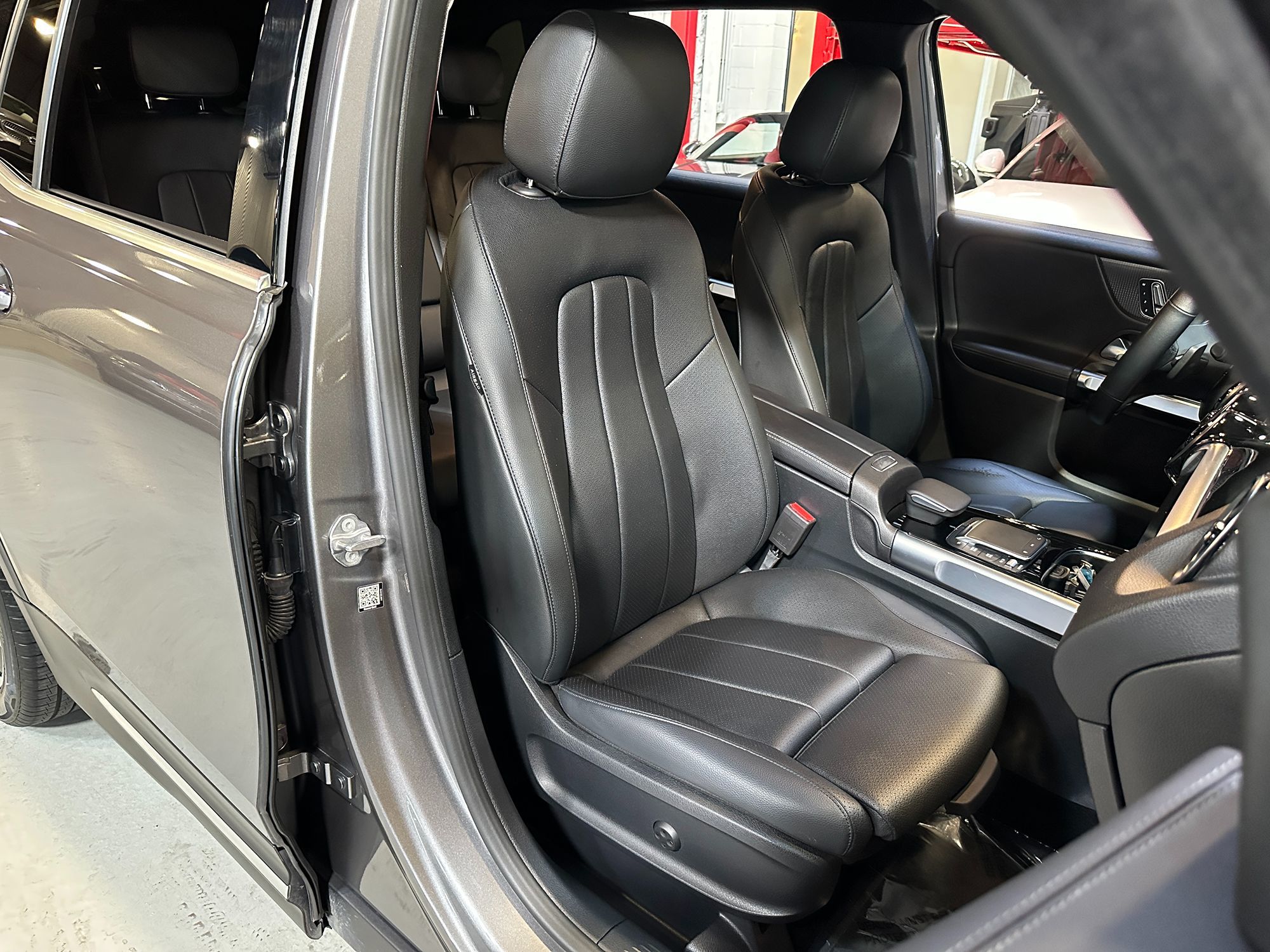 2021 Mercedes Benz GLB 250 4MATIC photo 28