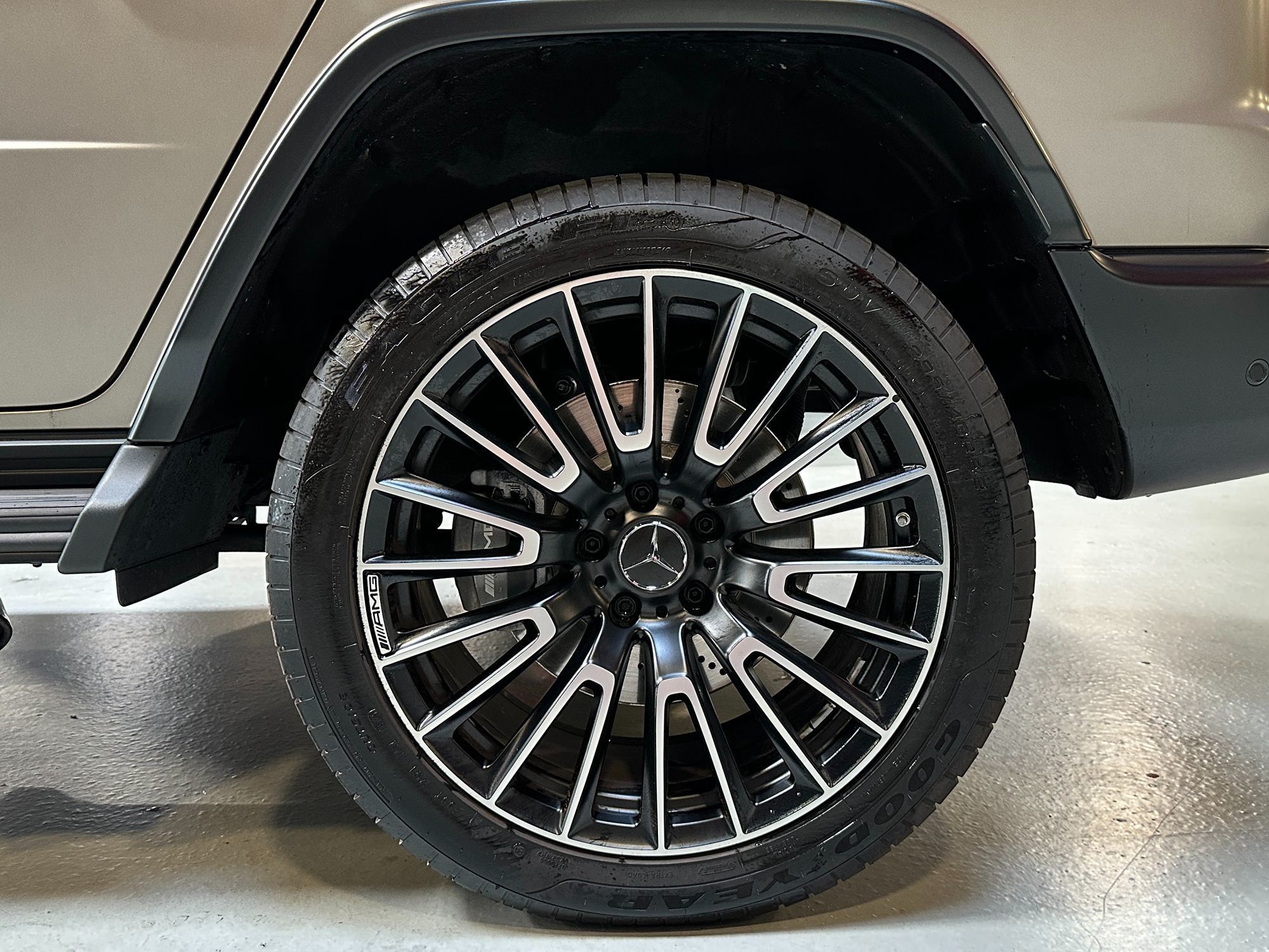 2025 Mercedes Benz G AMG 63 photo 3