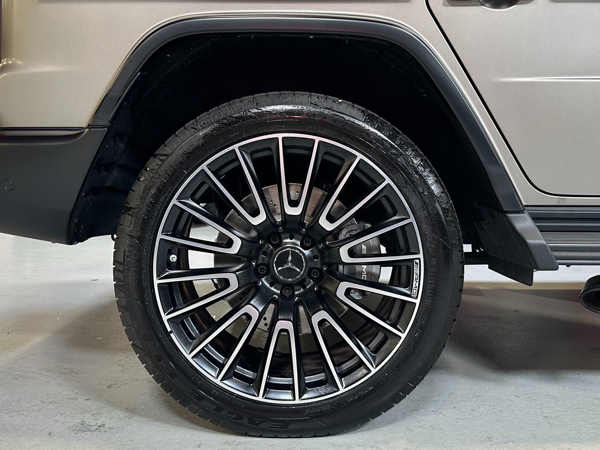 2025 Mercedes Benz G AMG 63 photo 8
