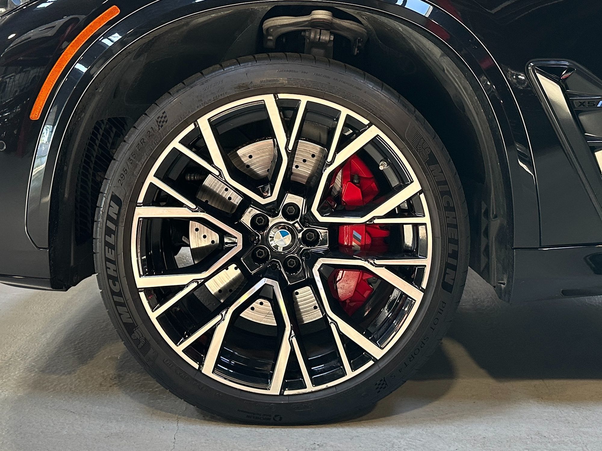 2022 Bmw X5 M photo 2