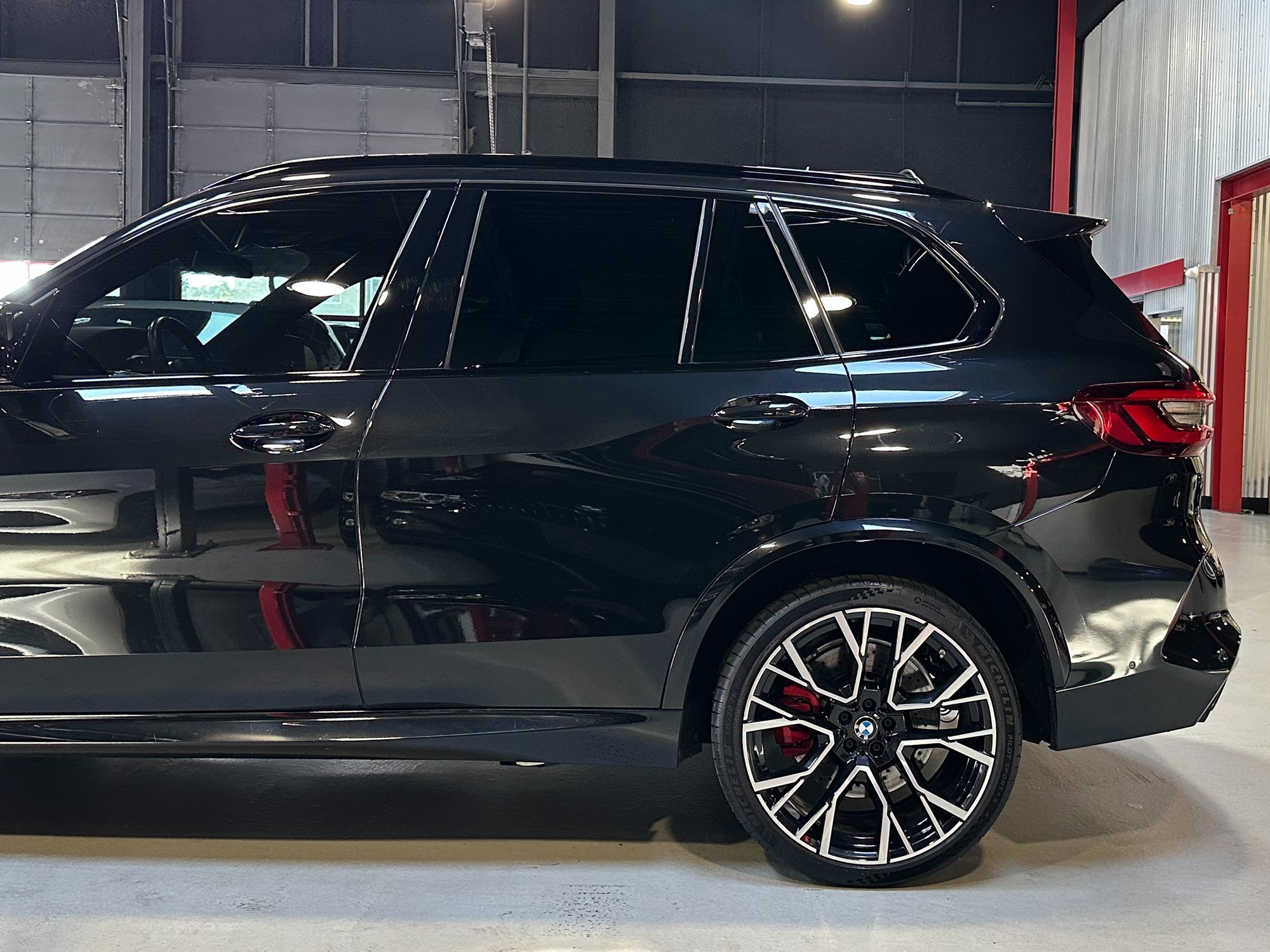2022 Bmw X5 M photo 3