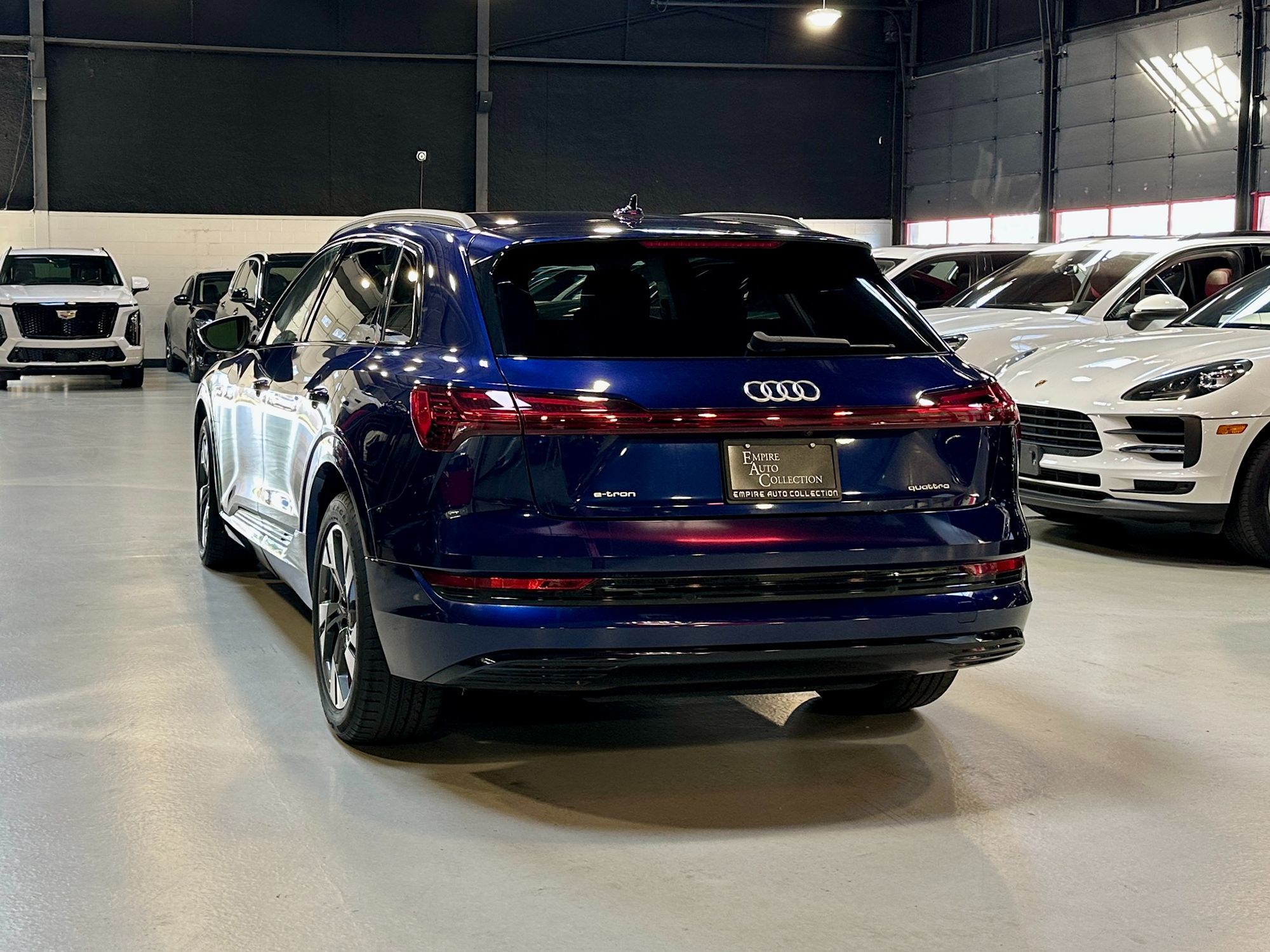 2021 Audi e-tron Premium photo 4