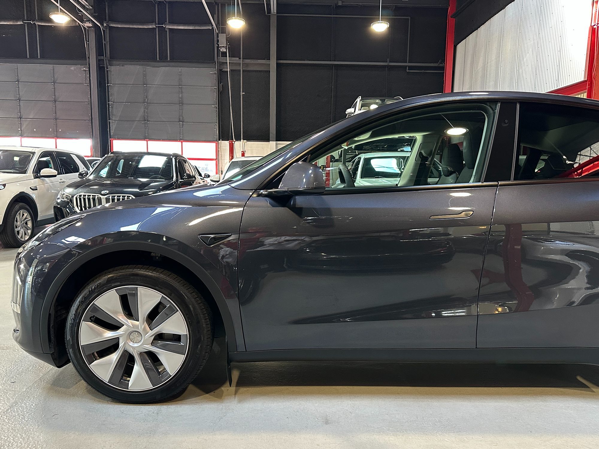 2024 Tesla Model Y Long Range photo 2