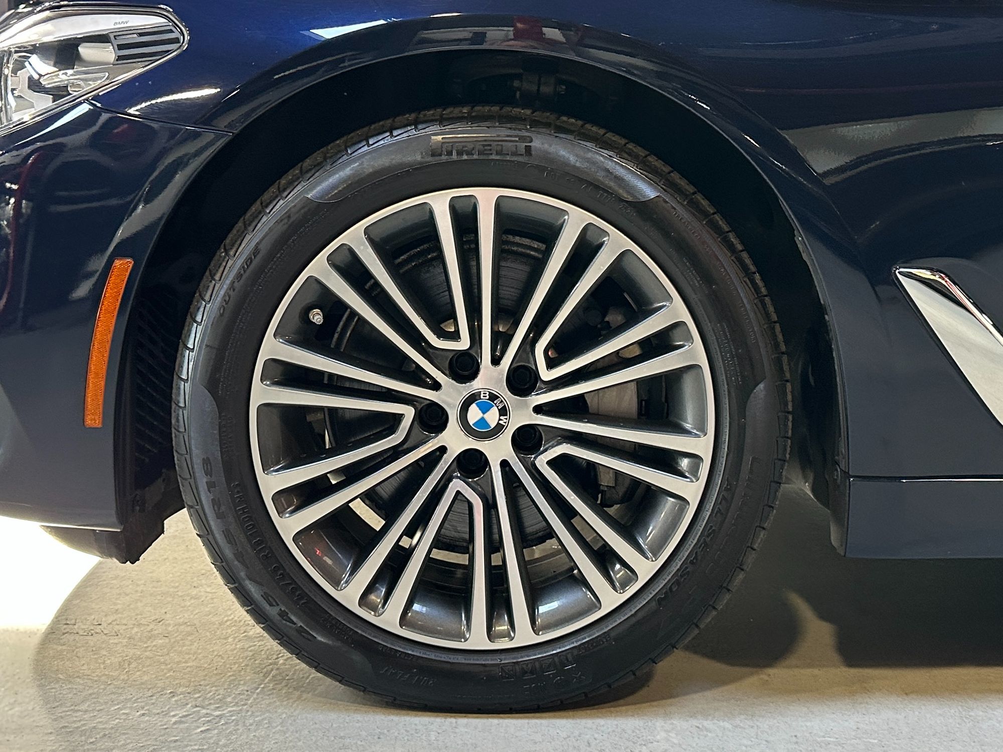 2020 Bmw 530i xDrive Sedan photo 2