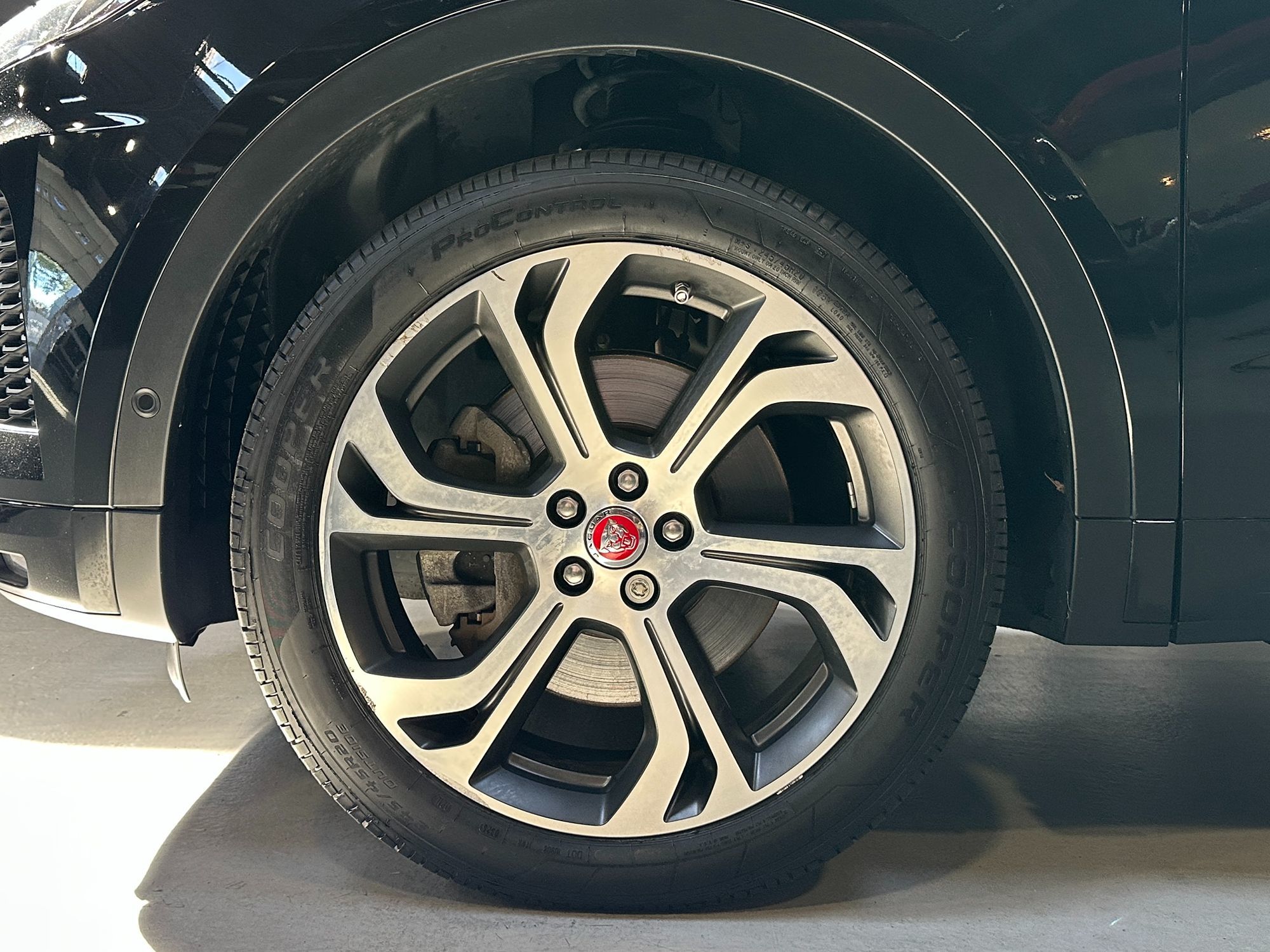 2018 Jaguar E-PACE First Edition photo 2