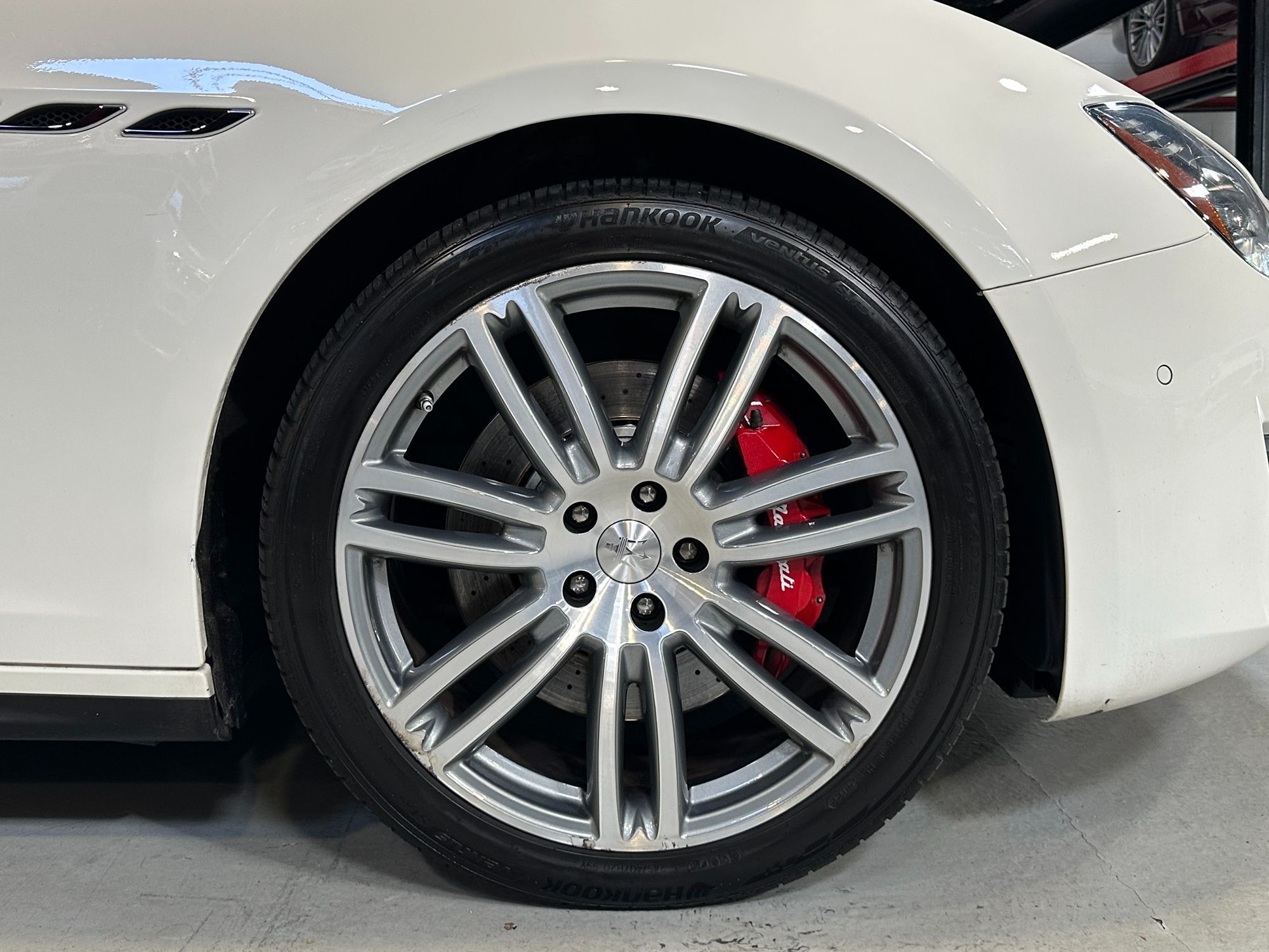 Photo 12 of this Maserati Ghibli