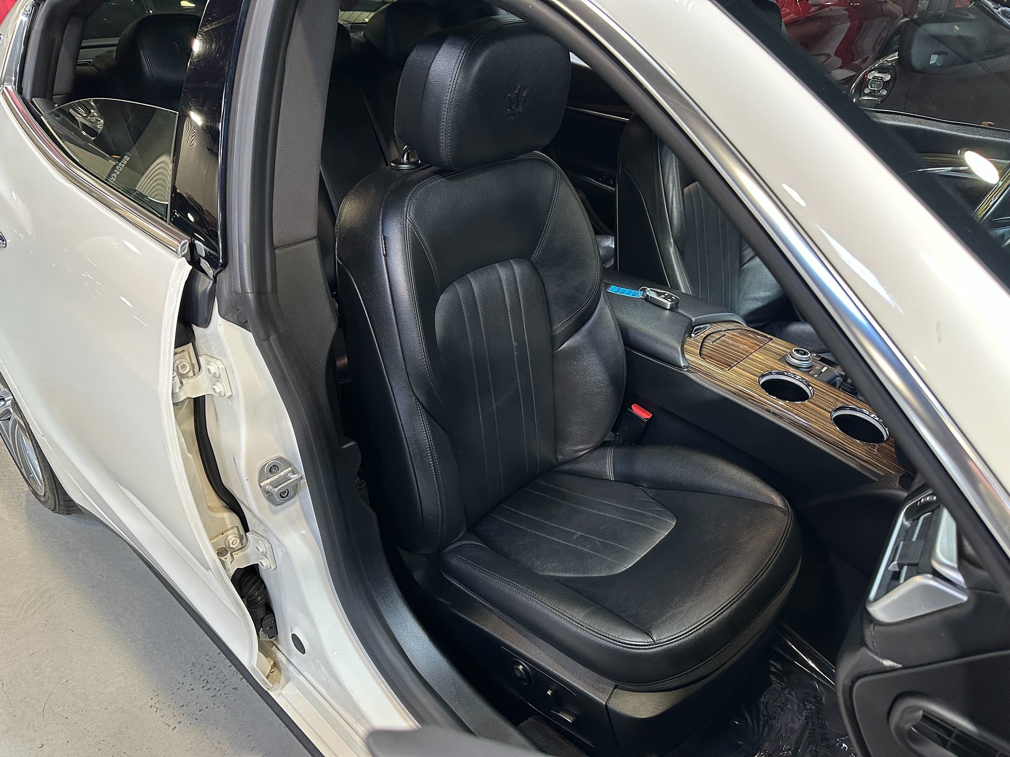 Photo 30 of this Maserati Ghibli