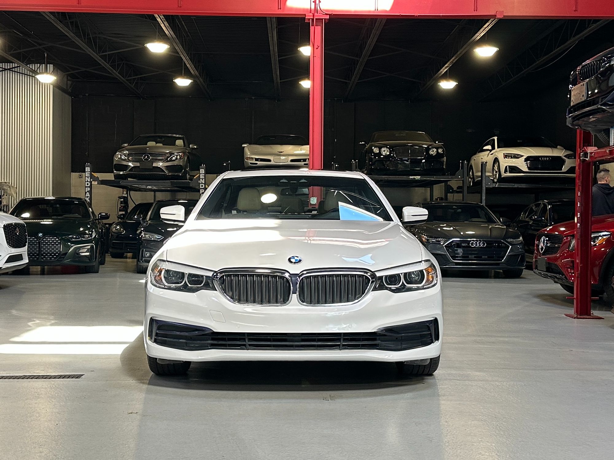 Photo 14 of this BMW 5 Series