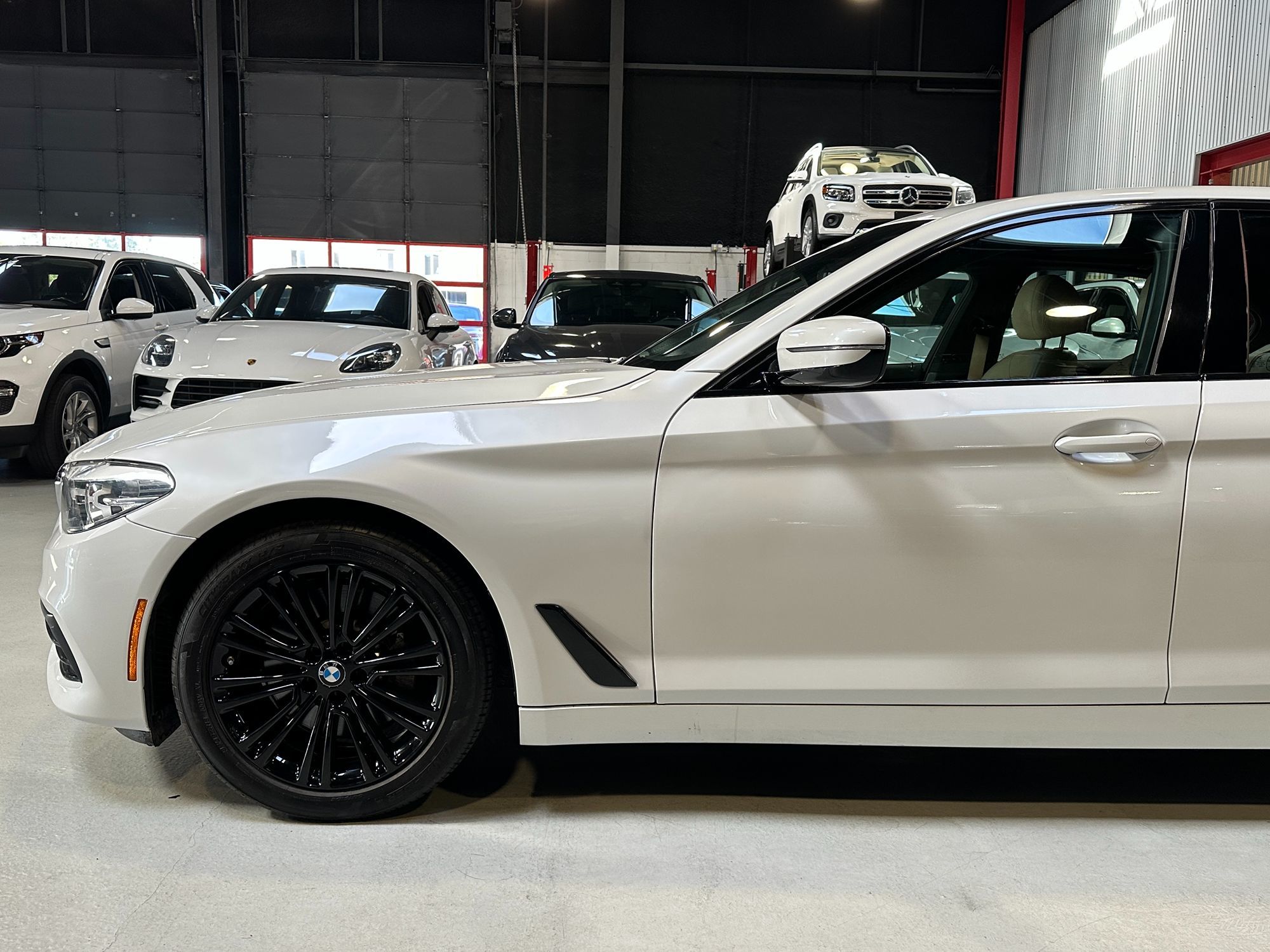 Photo 2 of this BMW 5 Series