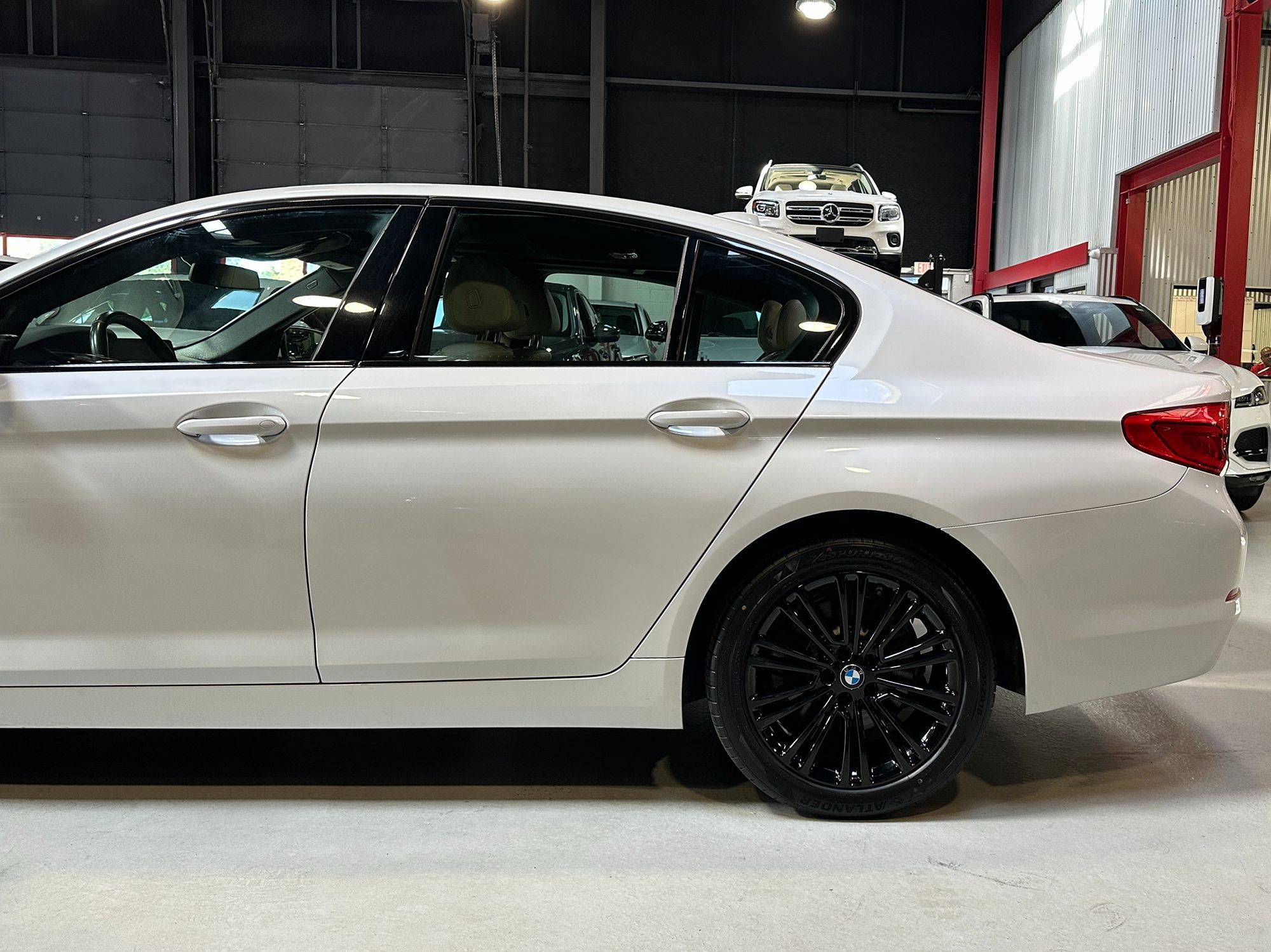 Photo 4 of this BMW 5 Series