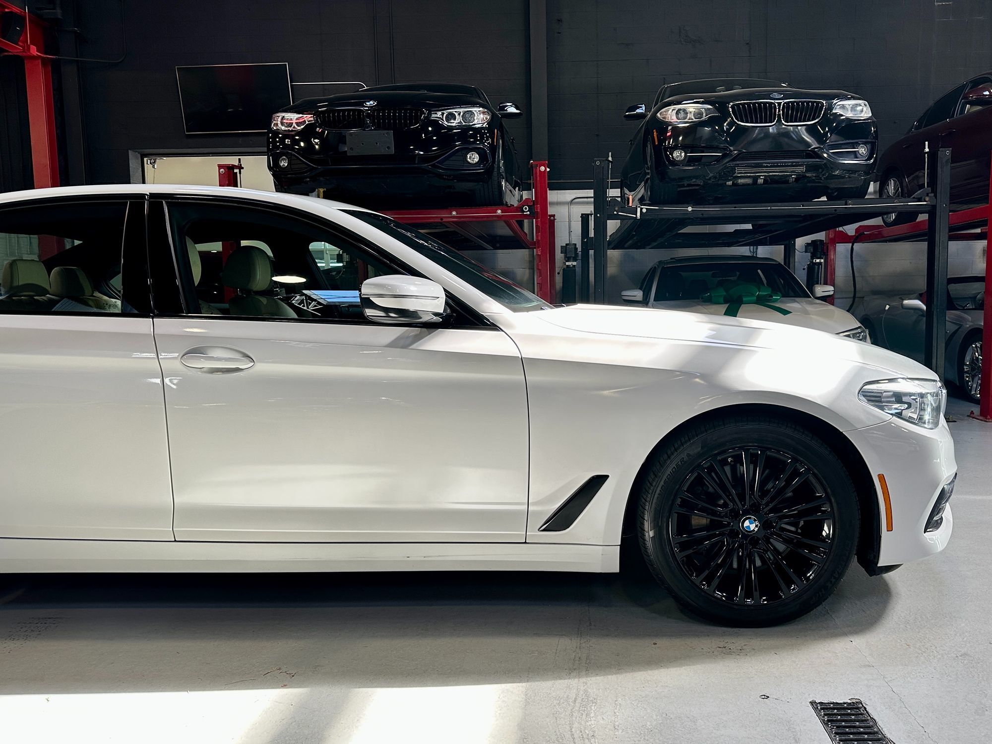 Photo 11 of this BMW 5 Series