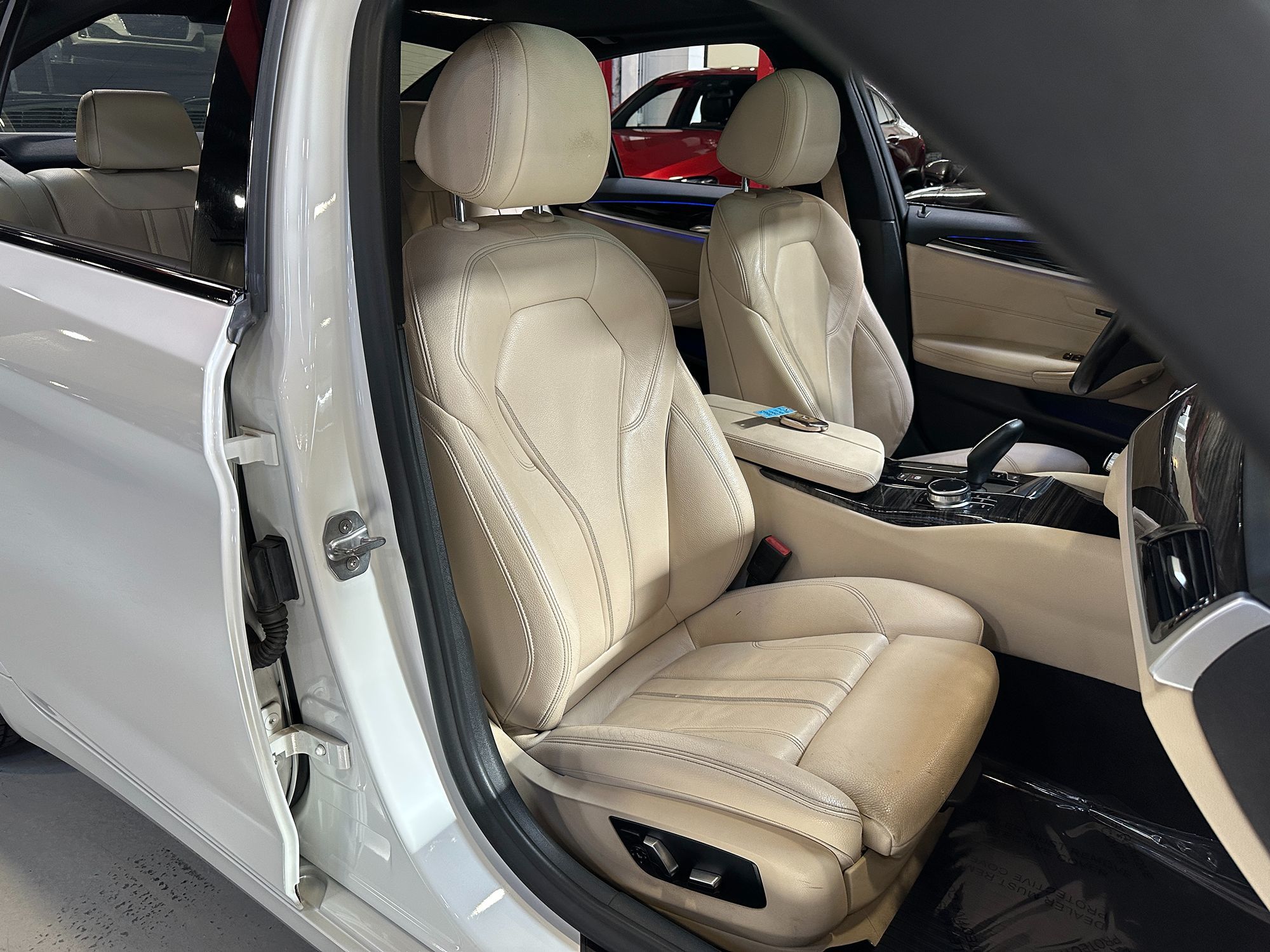 Photo 30 of this BMW 5 Series