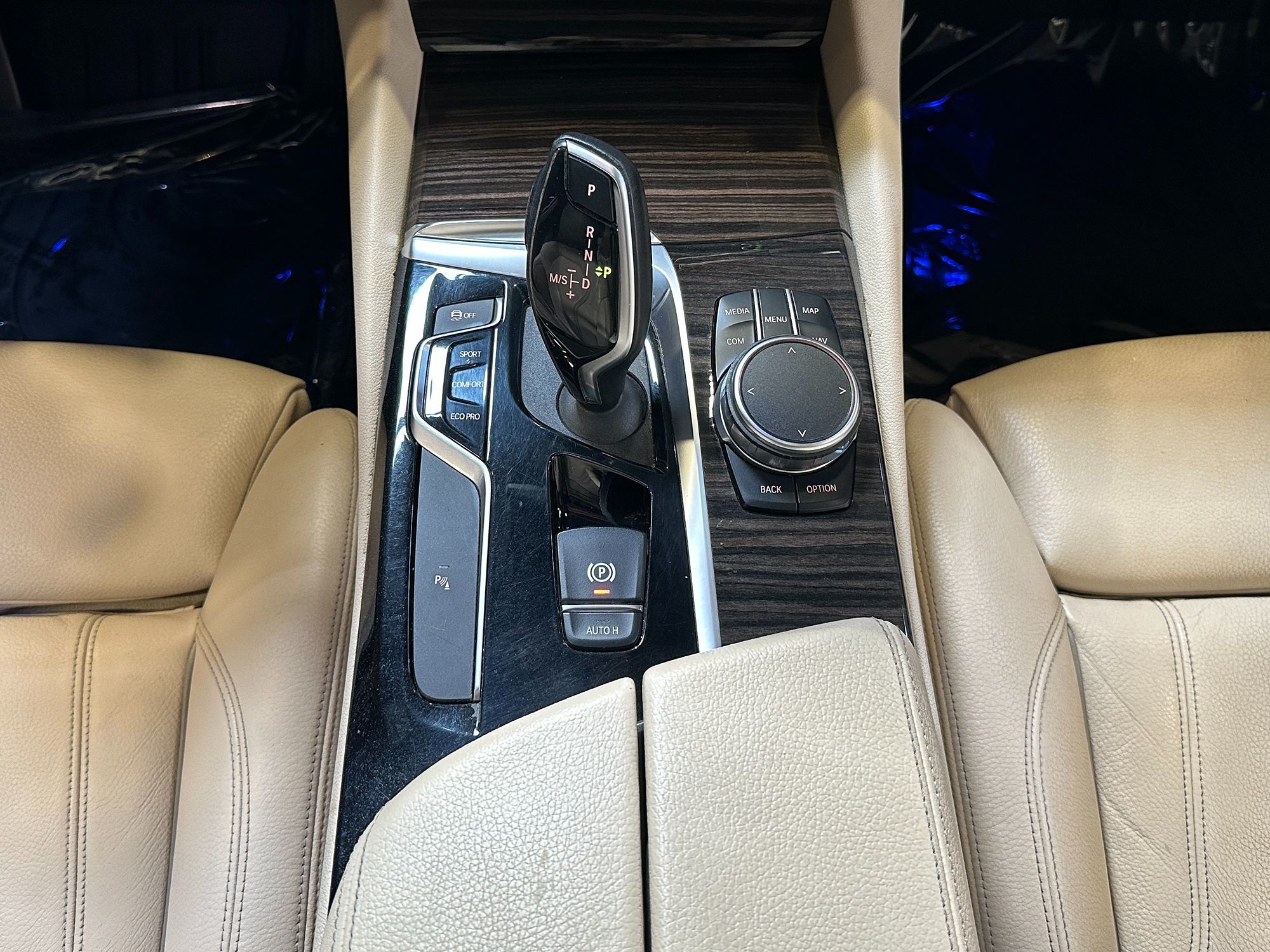 Photo 23 of this BMW 5 Series