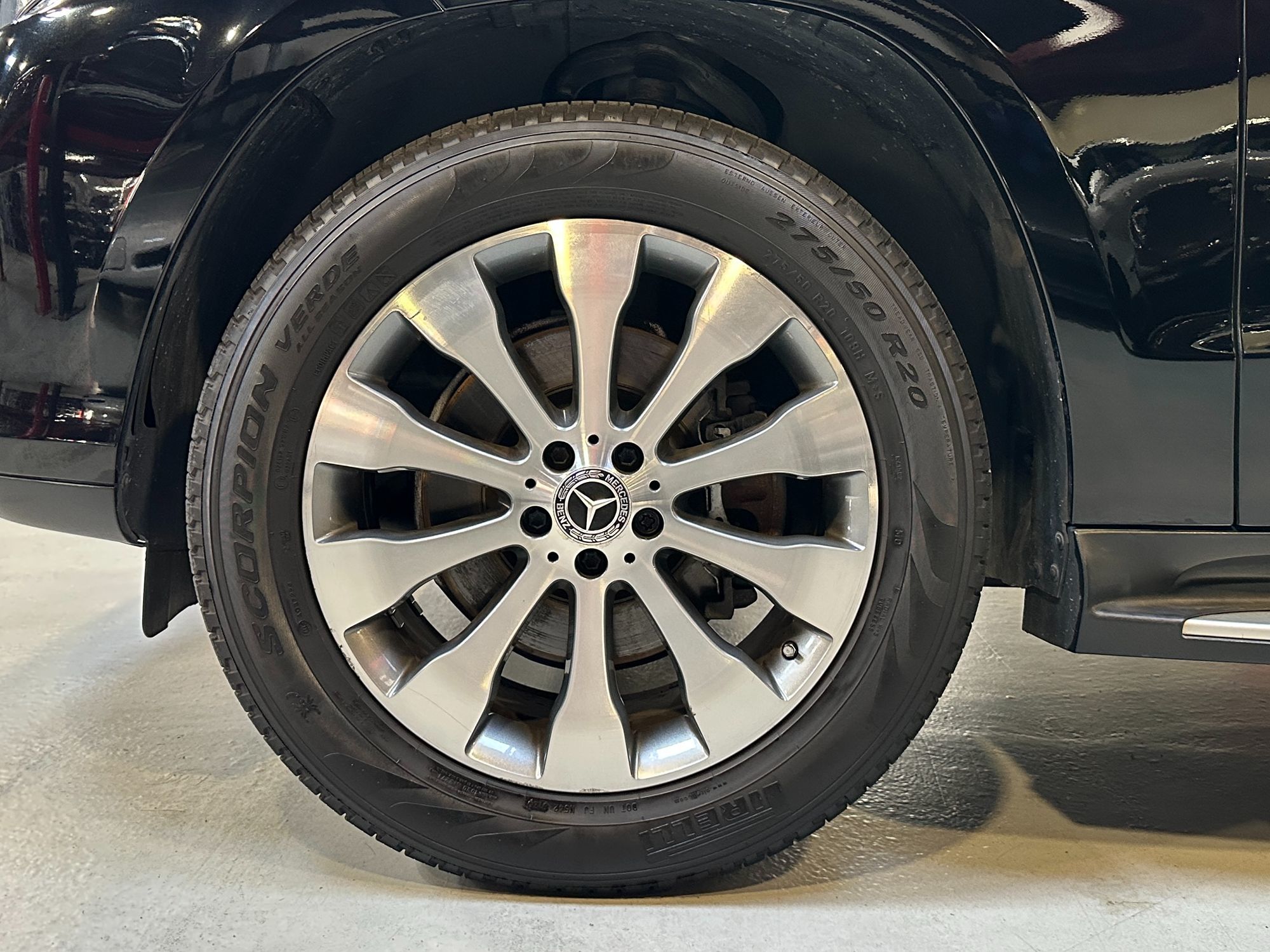 2018 Mercedes Benz GLS 450 4MATIC photo 3