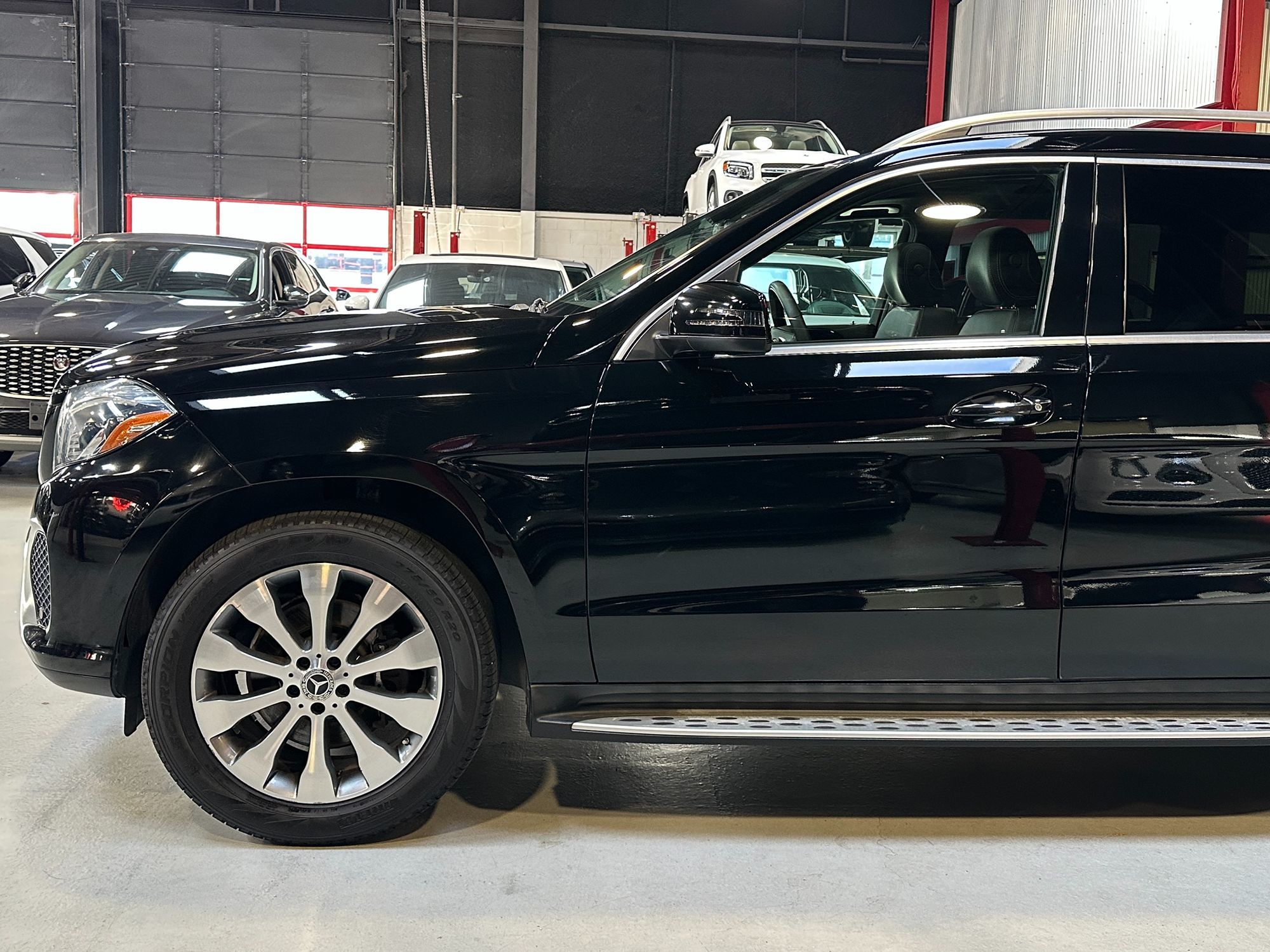 2018 Mercedes Benz GLS 450 4MATIC photo 2