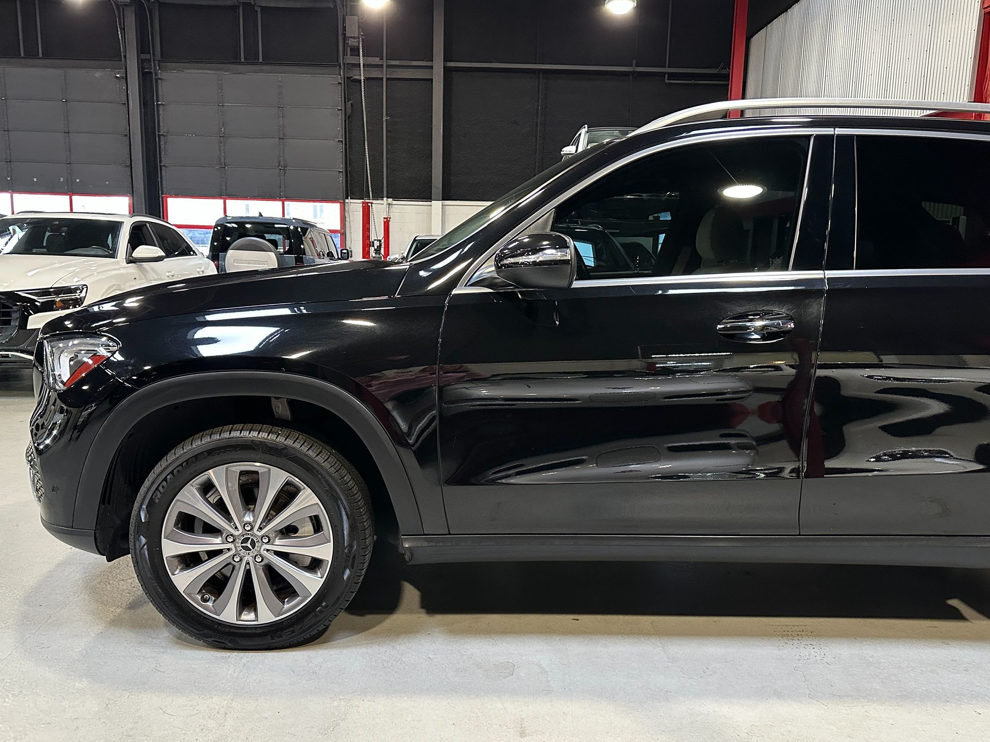 Photo 2 of this Mercedes-Benz GLE 350
