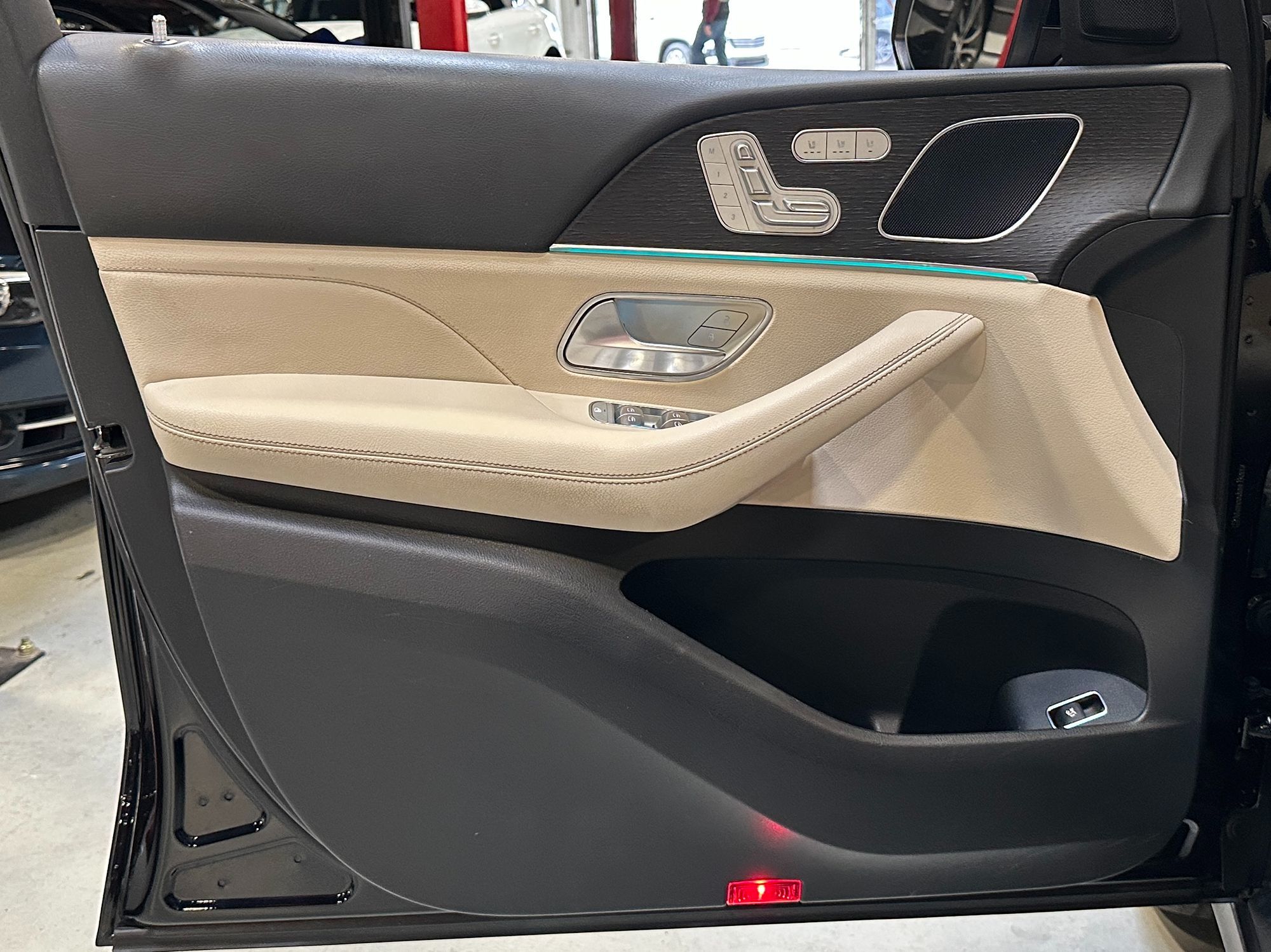 Photo 15 of this Mercedes-Benz GLE 350