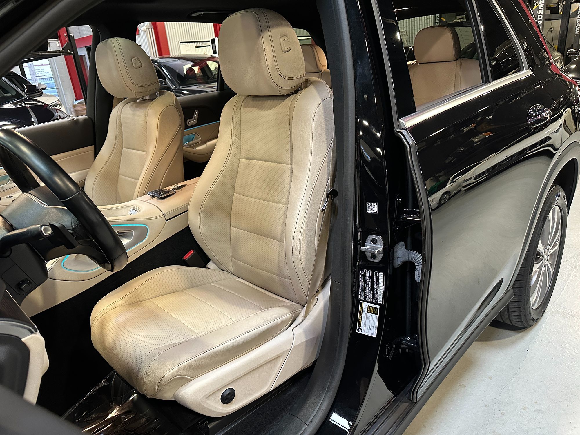 Photo 16 of this Mercedes-Benz GLE 350