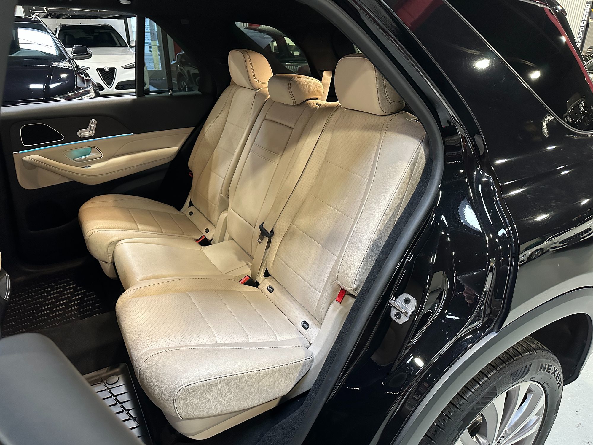 Photo 26 of this Mercedes-Benz GLE 350