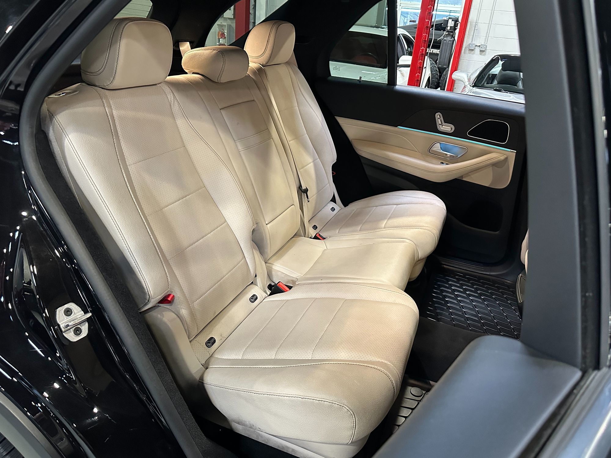Photo 27 of this Mercedes-Benz GLE 350