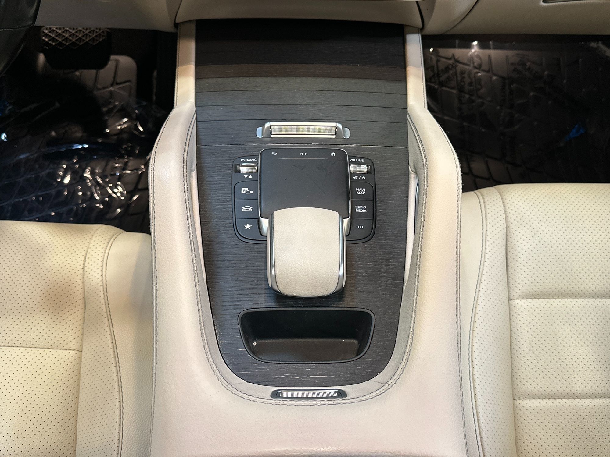 Photo 23 of this Mercedes-Benz GLE 350