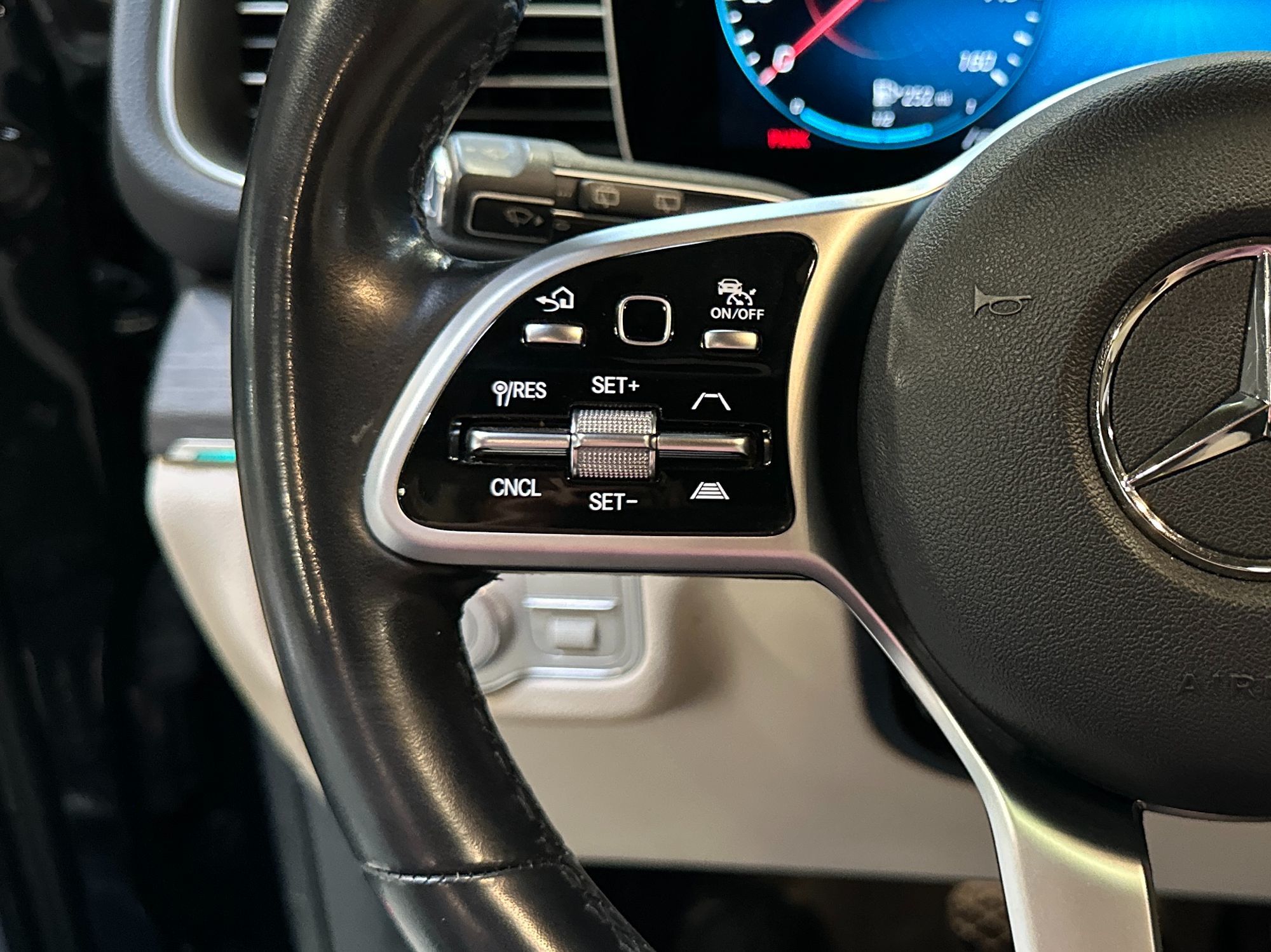 Photo 20 of this Mercedes-Benz GLE 350