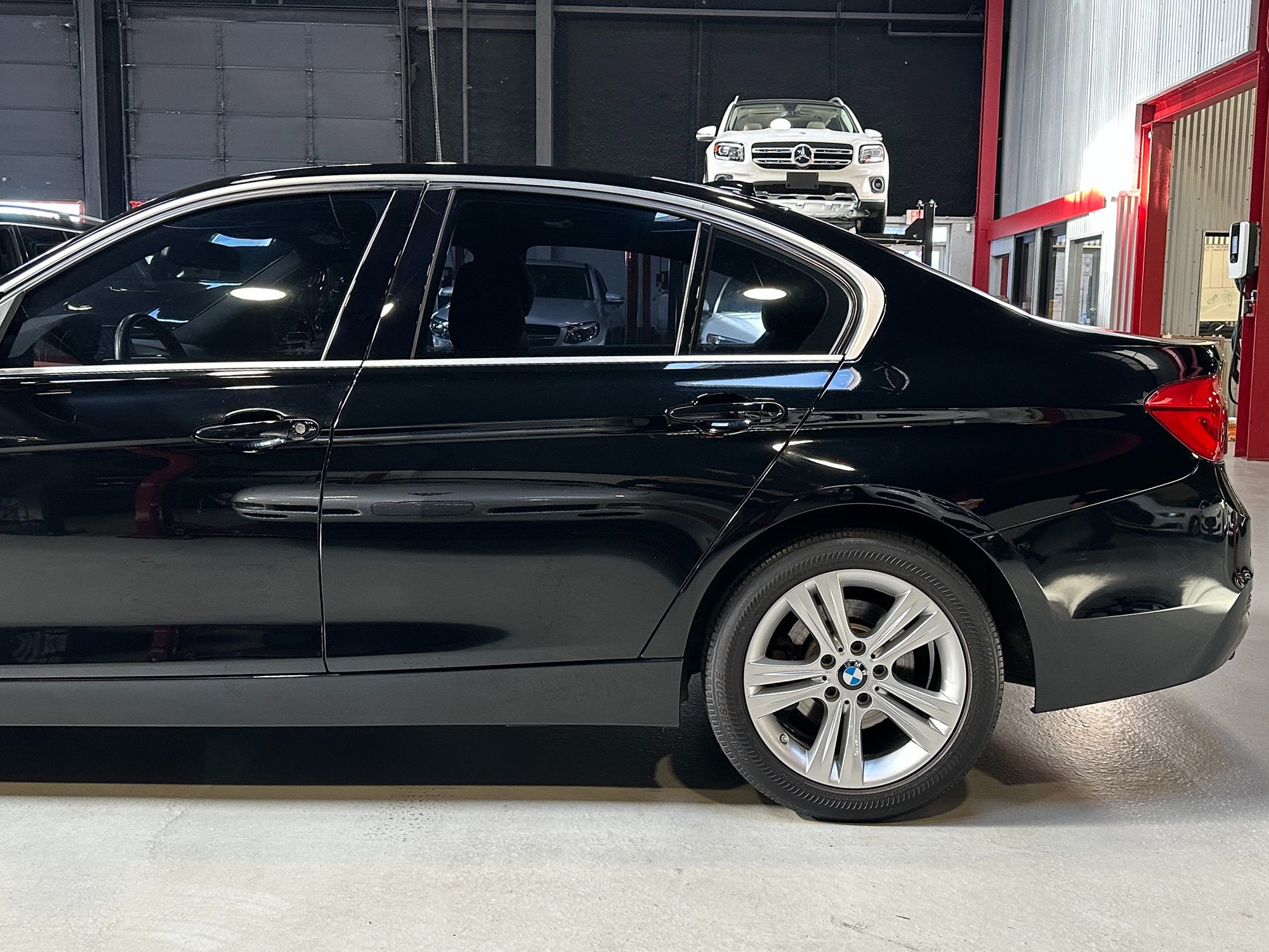 2017 Bmw 330i xDrive photo 2