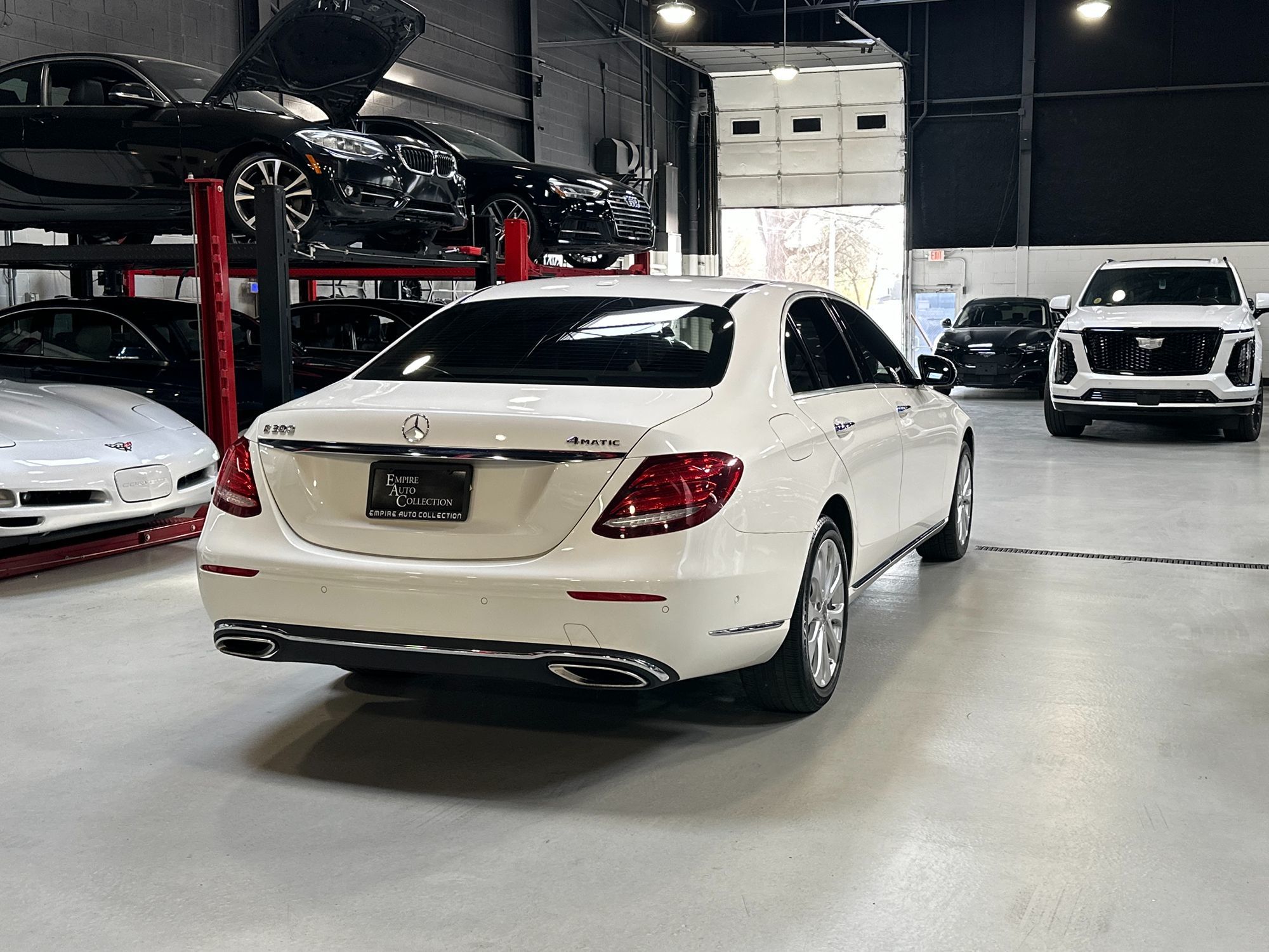 Photo 8 of this Mercedes-Benz E 300