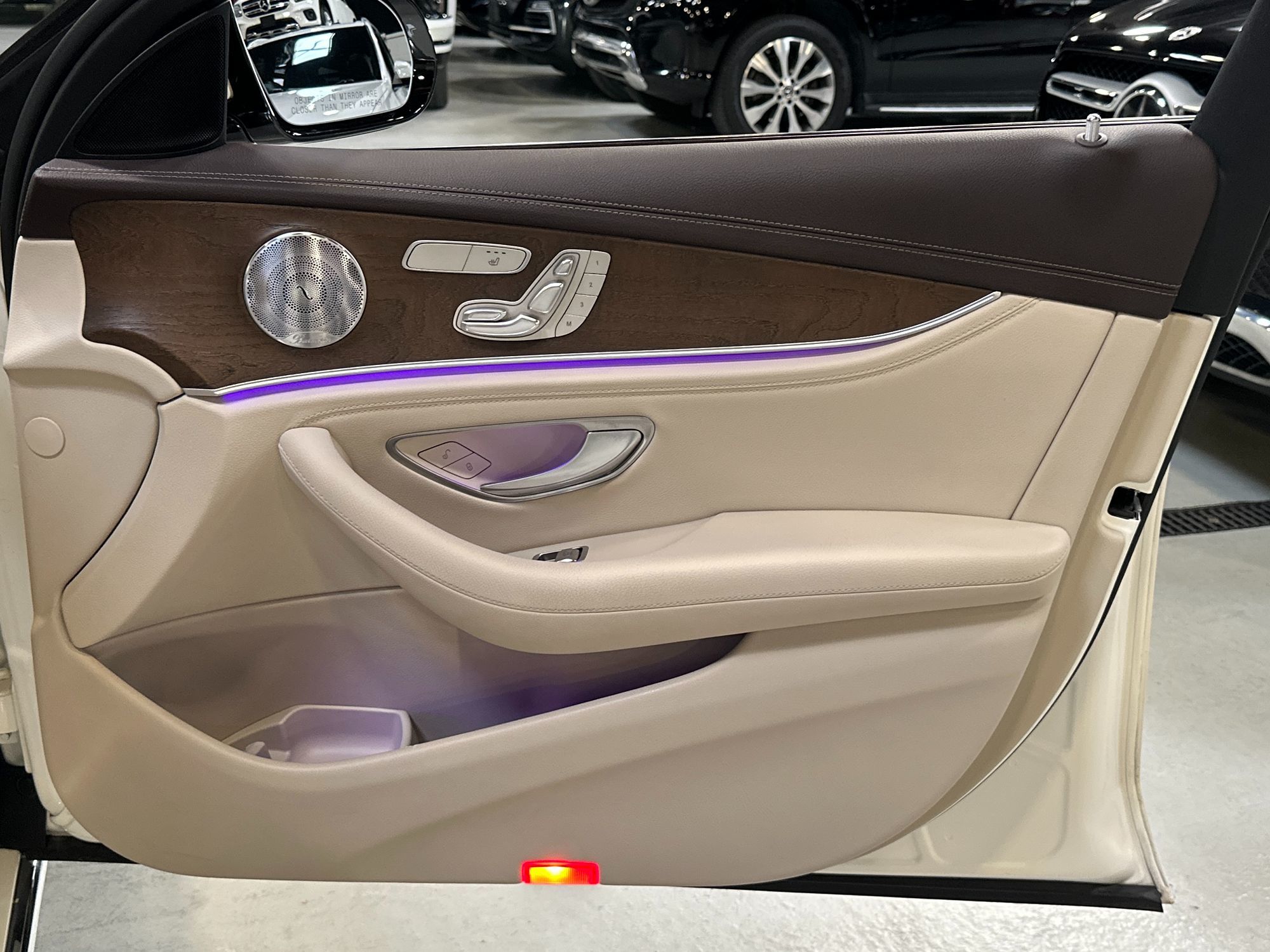 Photo 28 of this Mercedes-Benz E 300