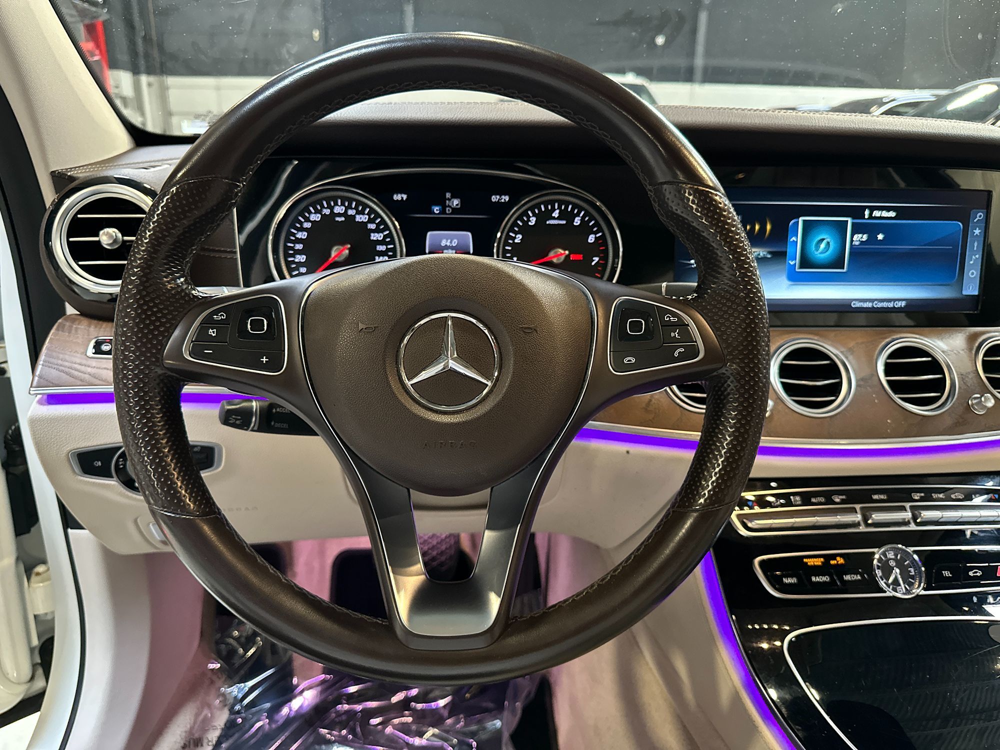 Photo 18 of this Mercedes-Benz E 300
