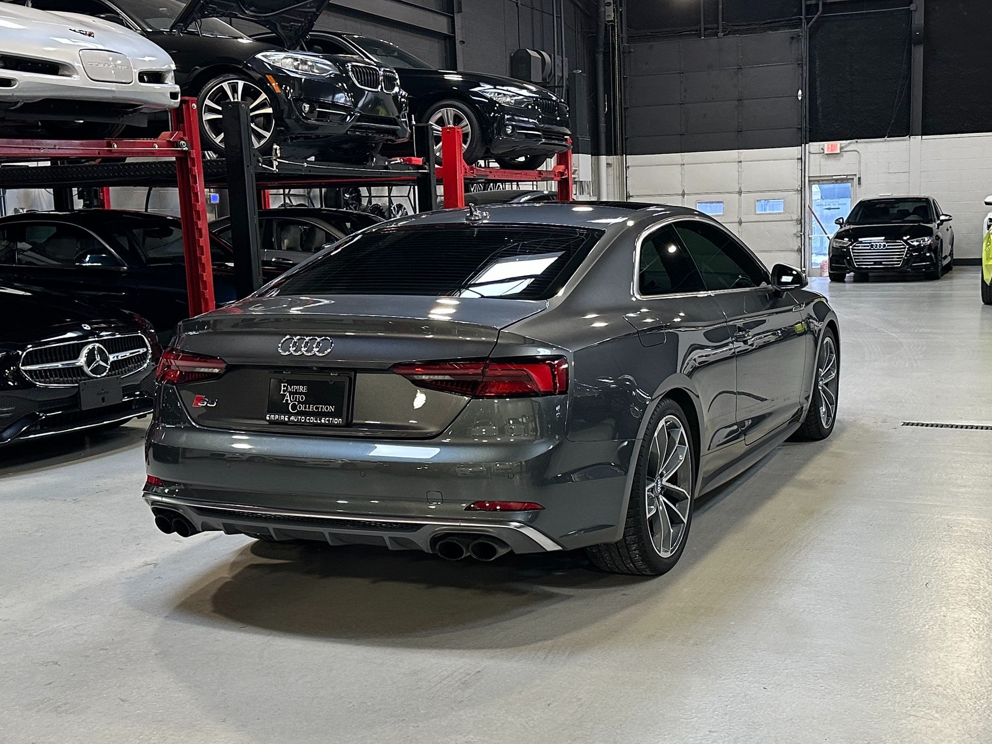 Photo 9 of this Audi S5 Coupe