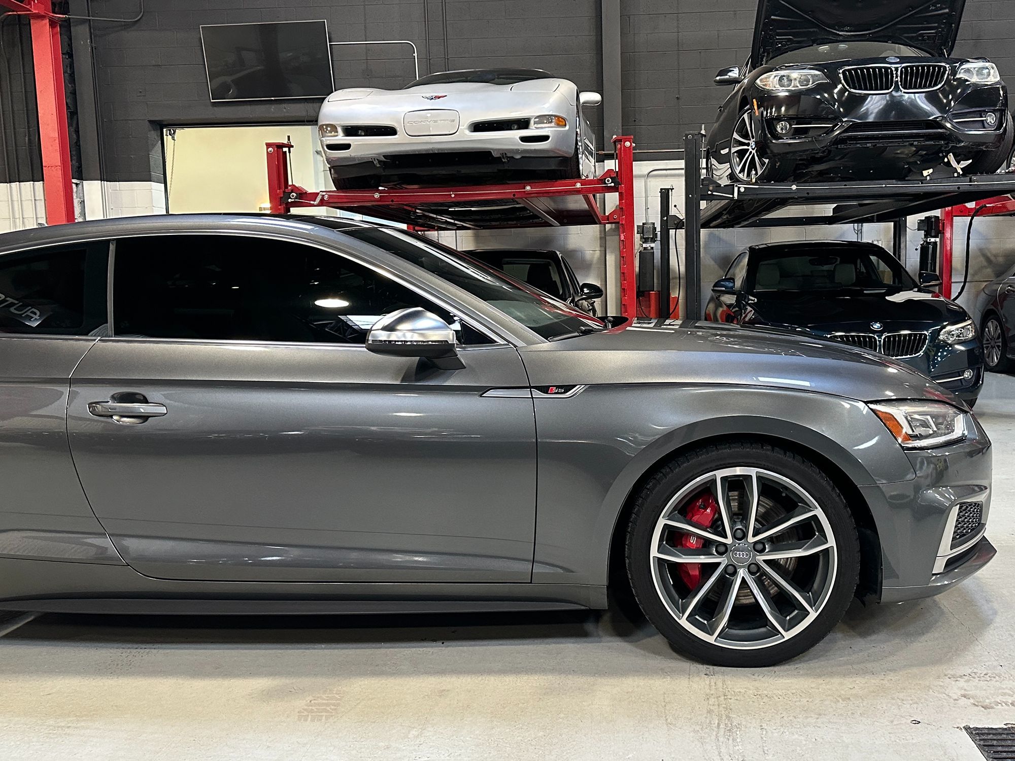 Photo 12 of this Audi S5 Coupe