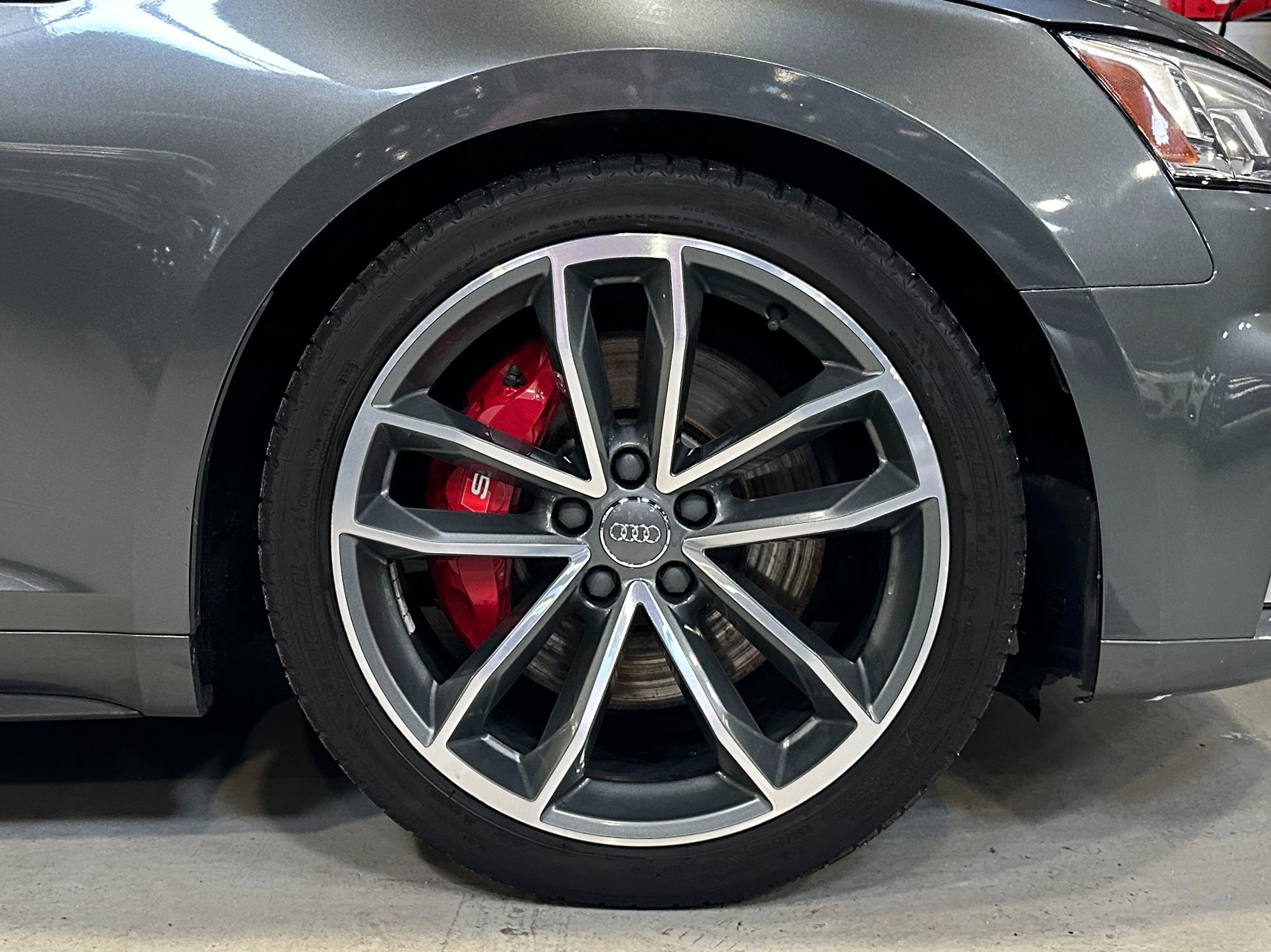 Photo 13 of this Audi S5 Coupe