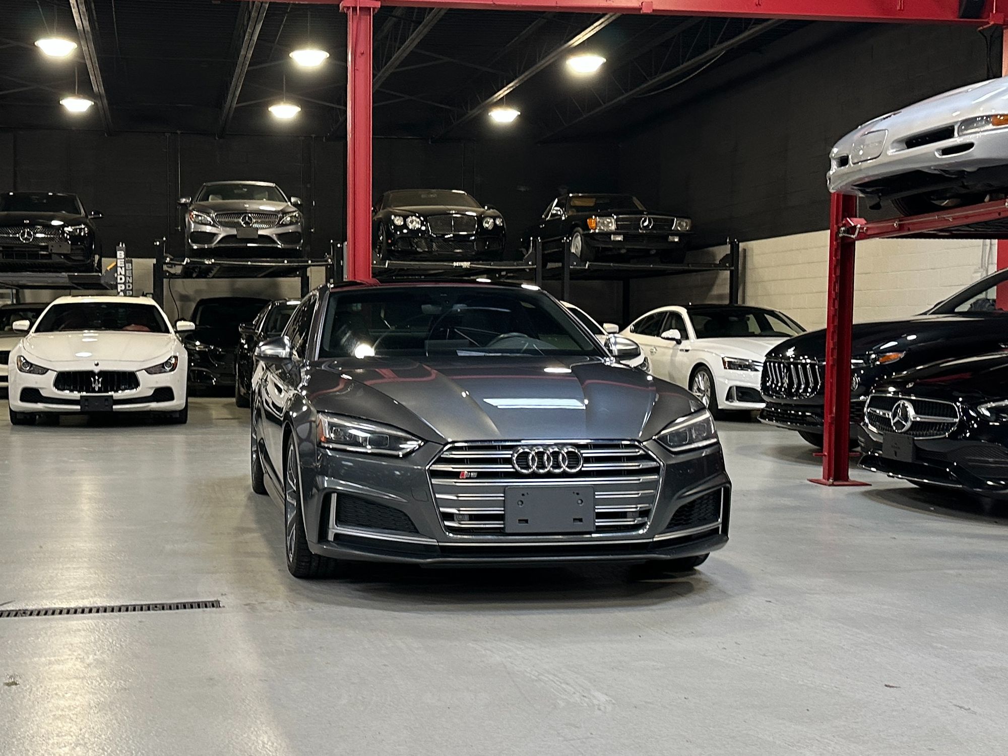 Photo 14 of this Audi S5 Coupe