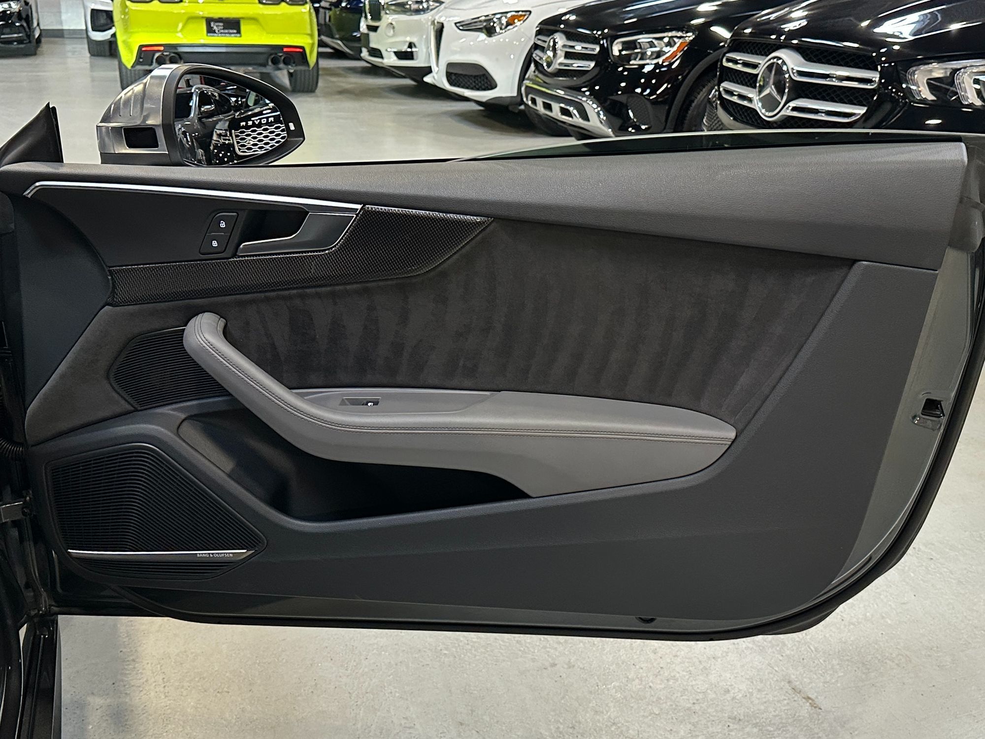 Photo 27 of this Audi S5 Coupe