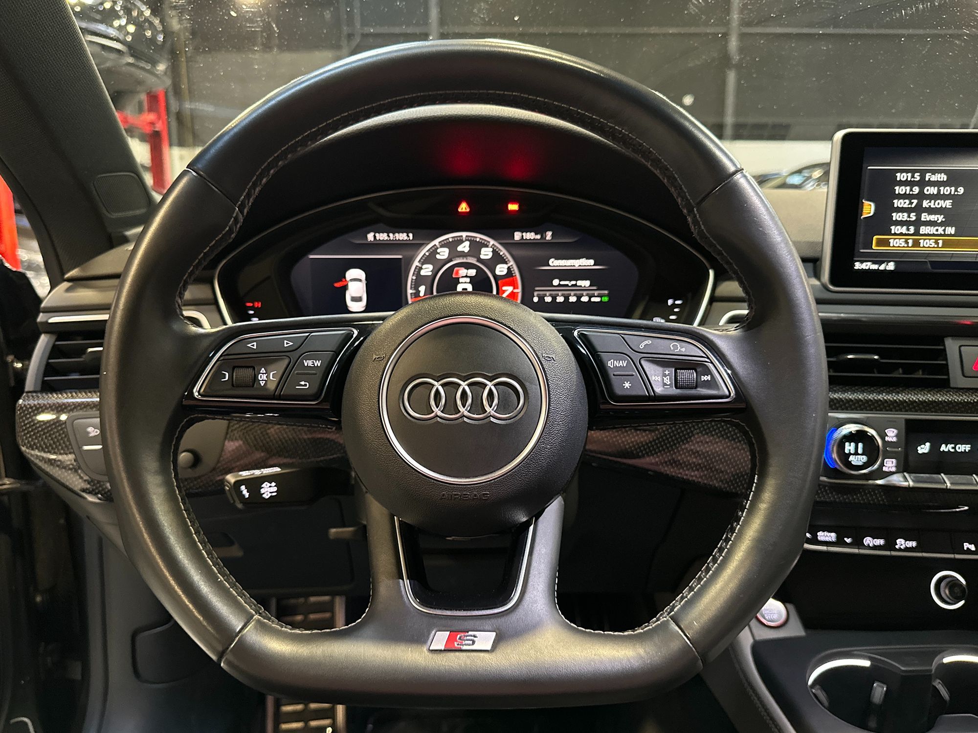 Photo 19 of this Audi S5 Coupe