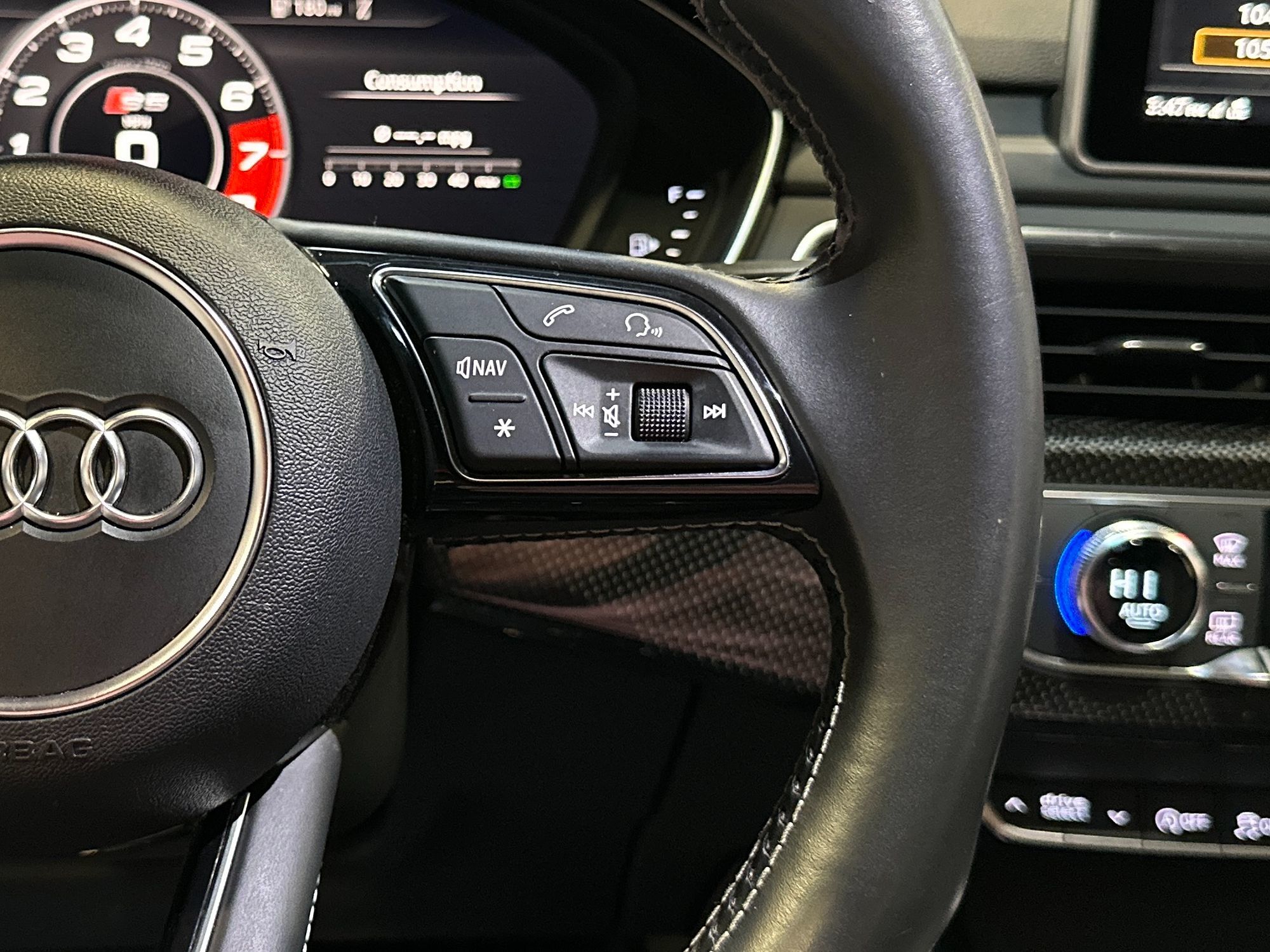 Photo 21 of this Audi S5 Coupe