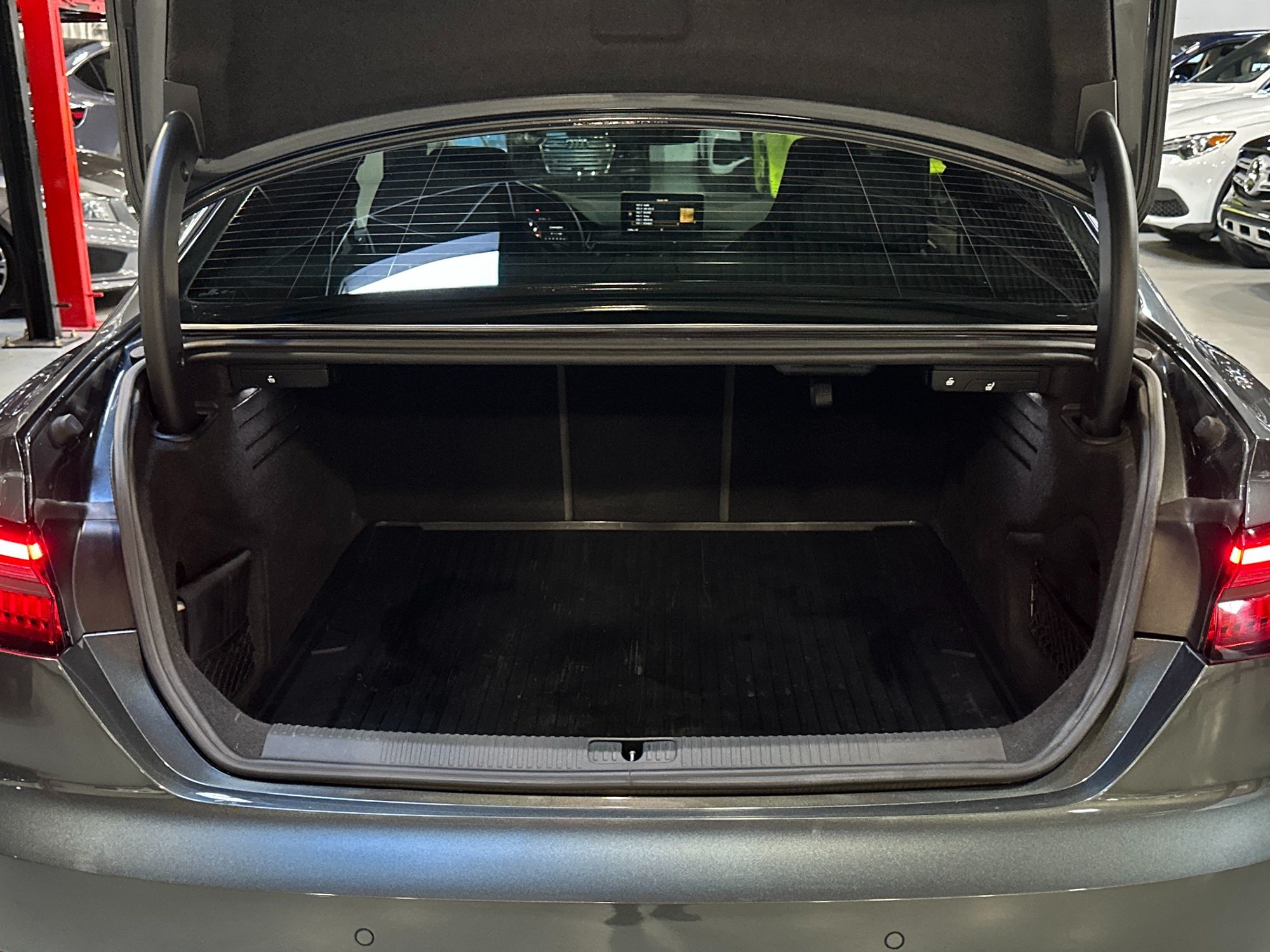 Photo 31 of this Audi S5 Coupe