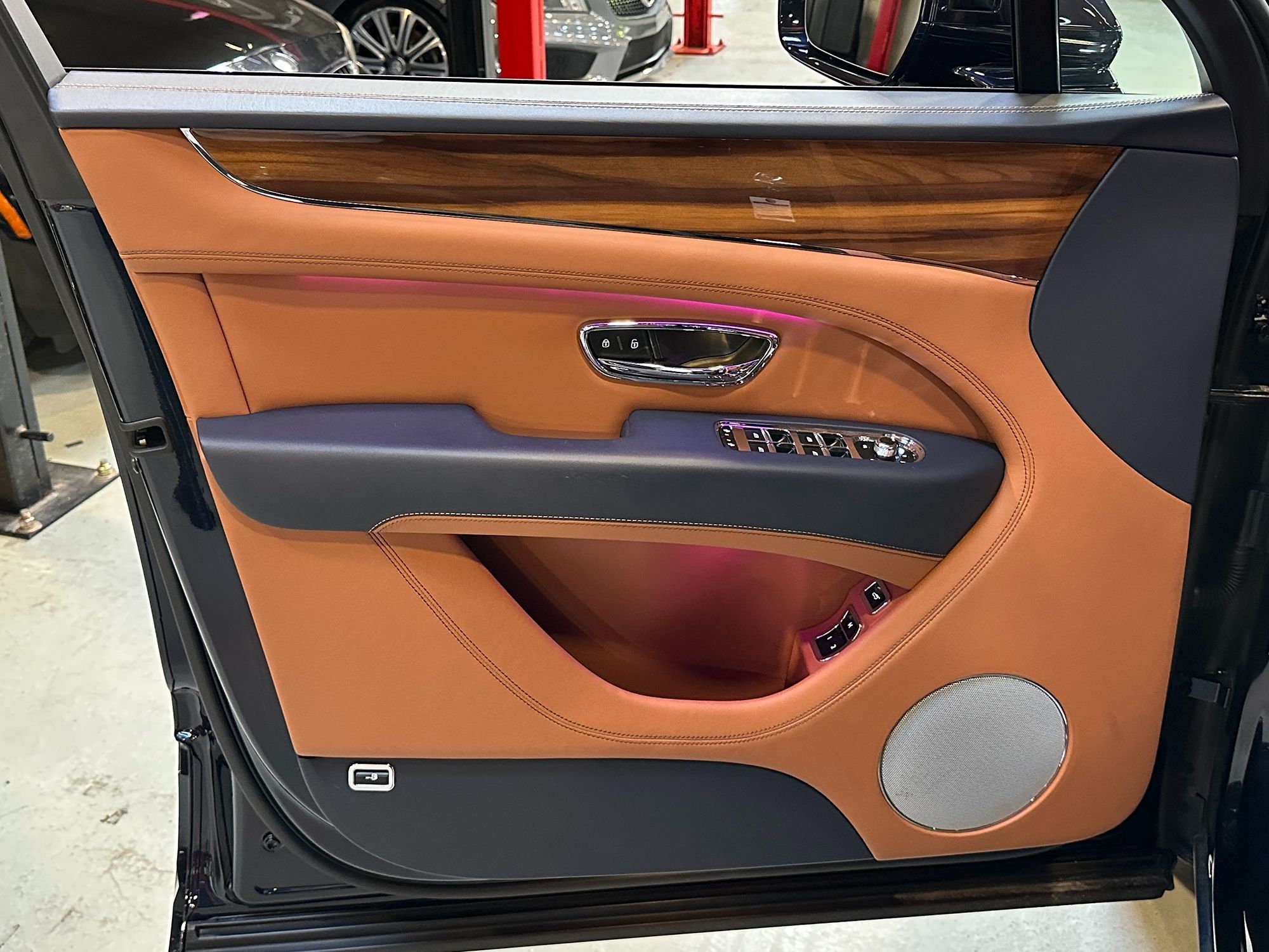 Photo 15 of this Bentley Bentayga