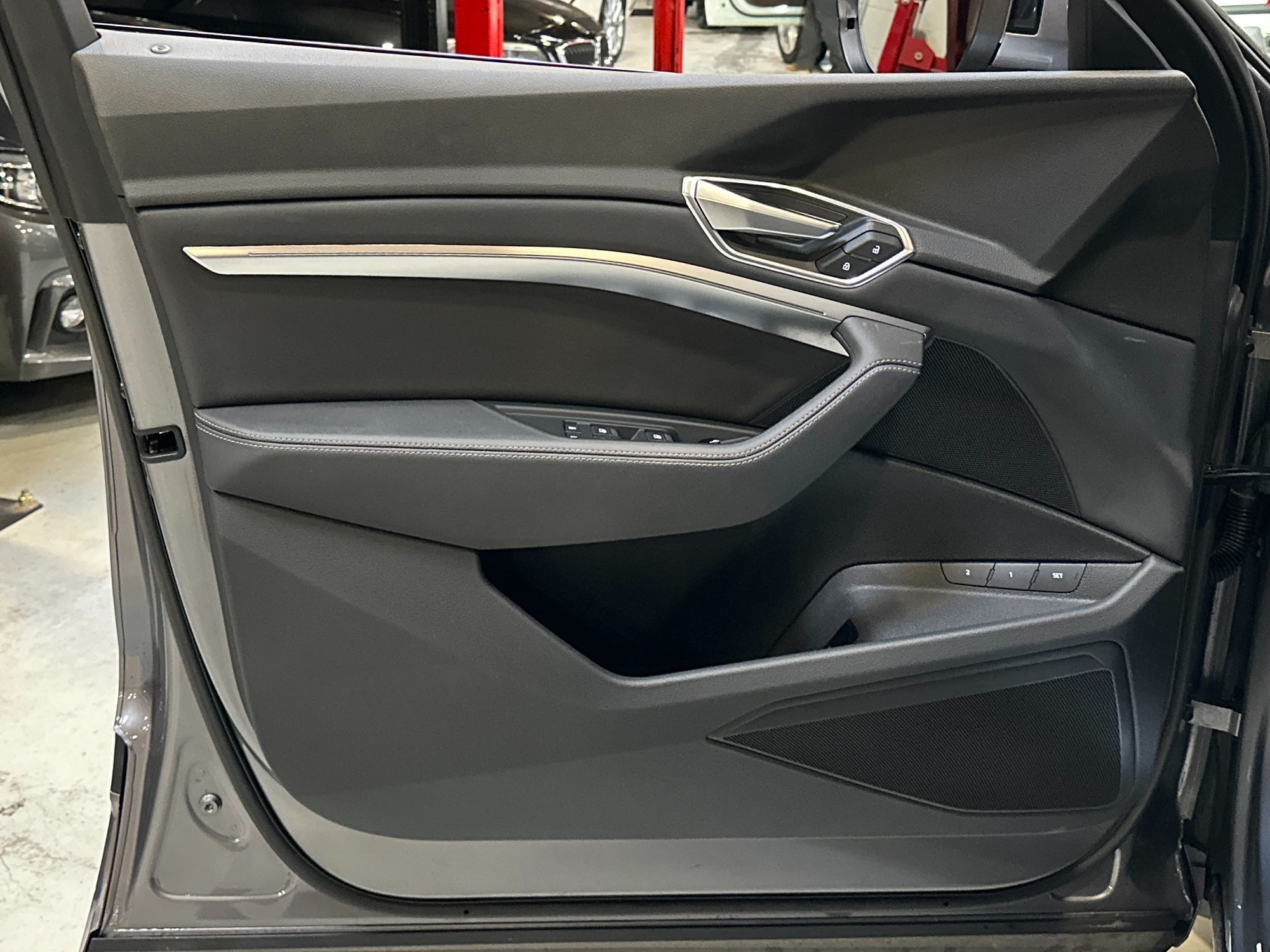Photo 15 of this Audi e-tron