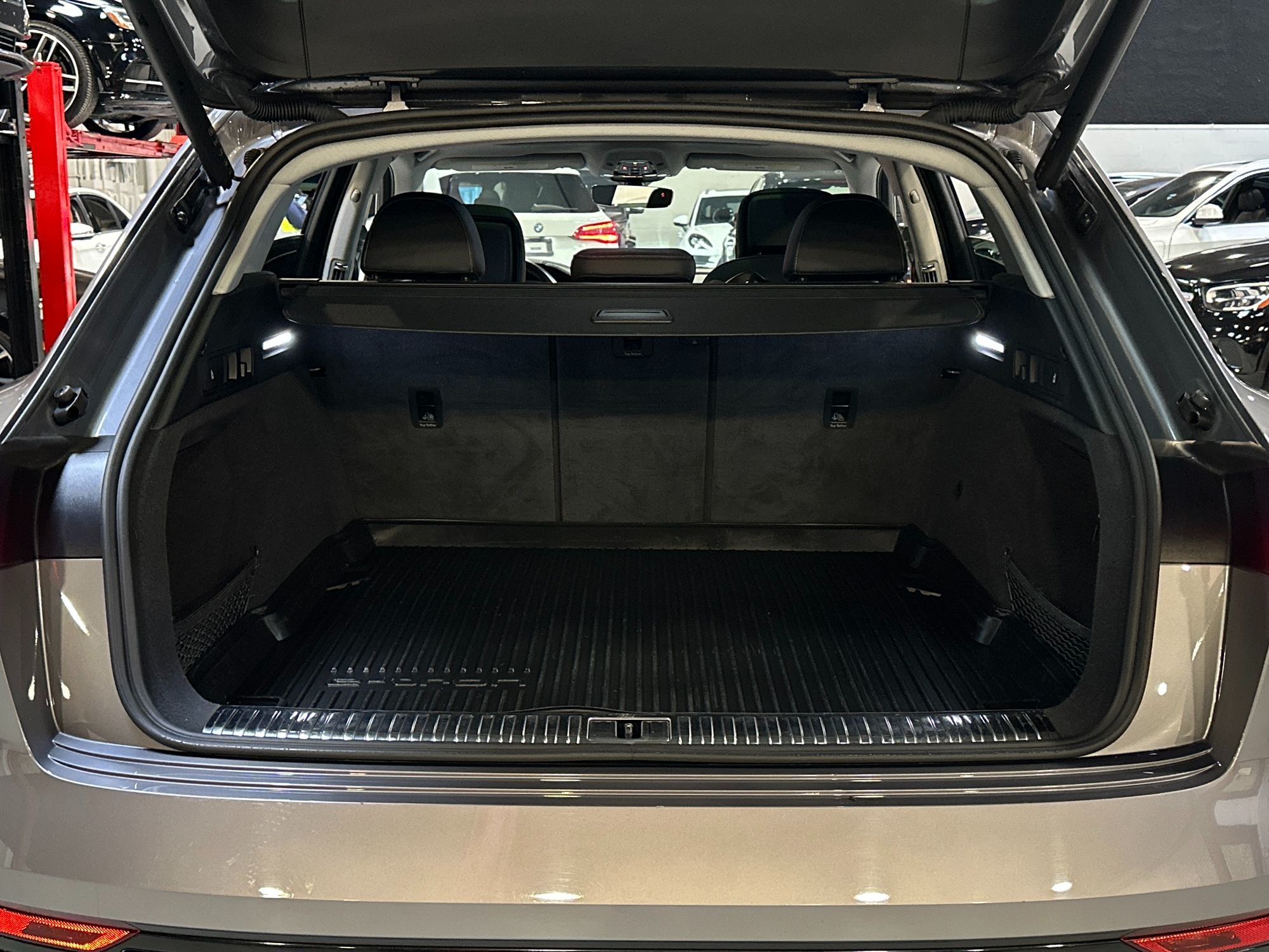 Photo 33 of this Audi e-tron