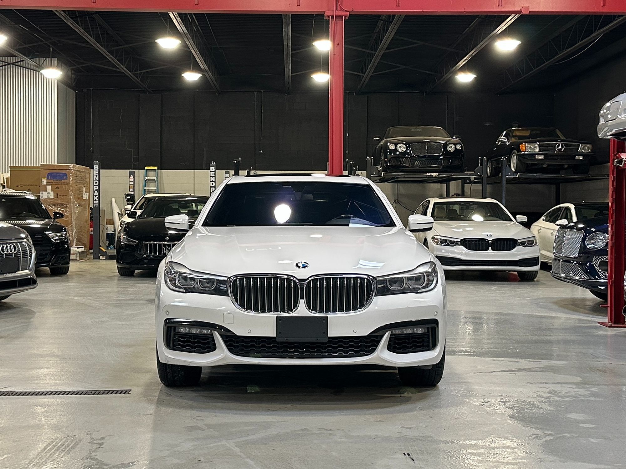 Photo 14 of this BMW 7 Series