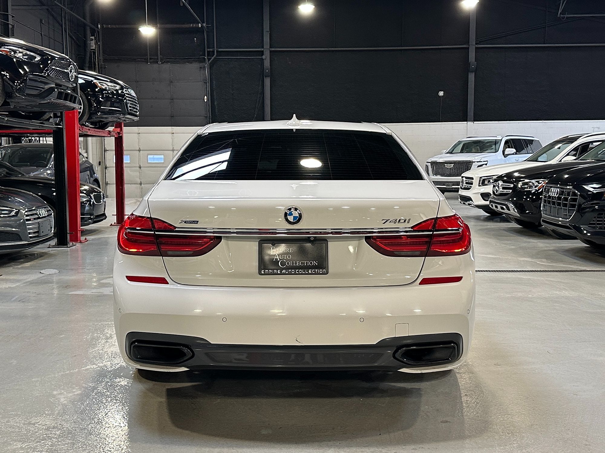 Photo 7 of this BMW 7 Series