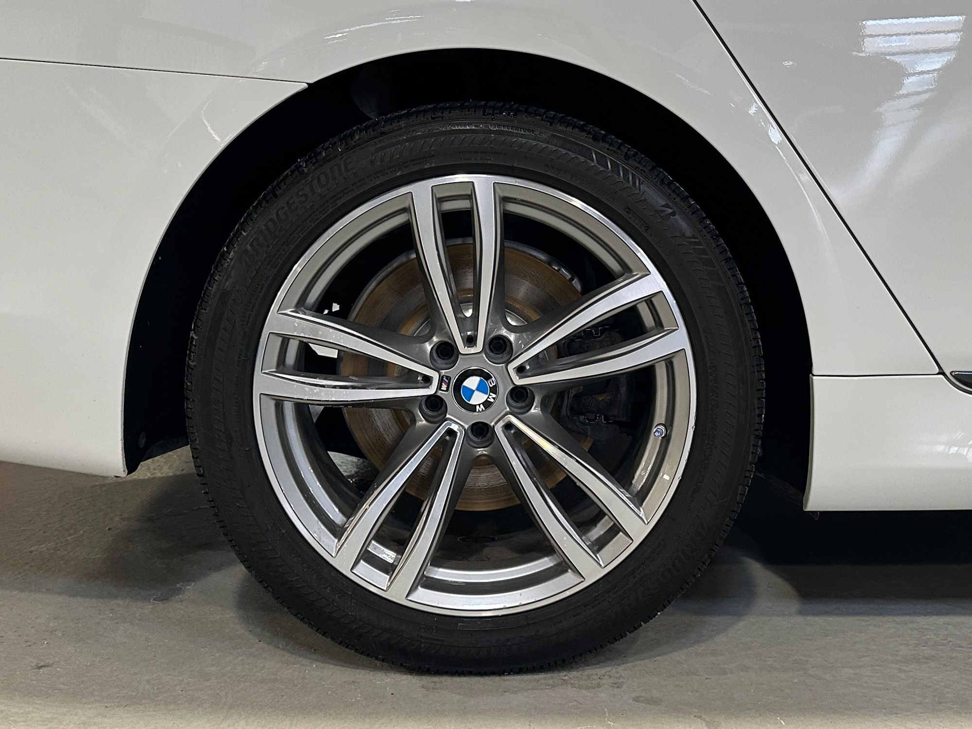 Photo 10 of this BMW 7 Series