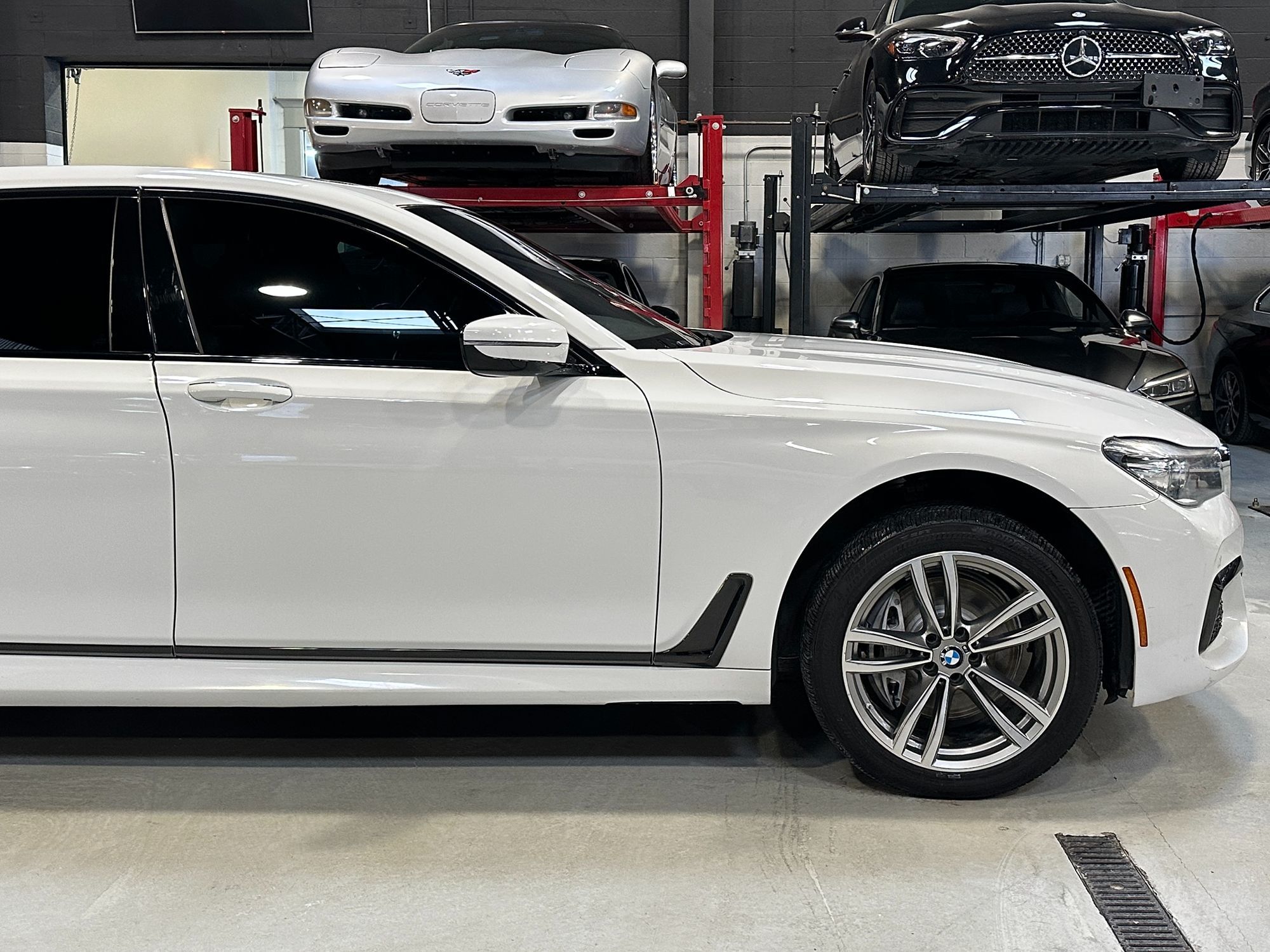 Photo 11 of this BMW 7 Series